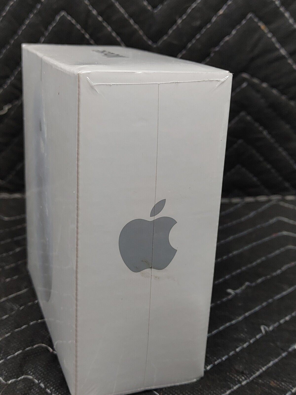 NEW Apple Mighty Mouse A1152 USB Wired Optical Mouse MB112LL/B SEALED