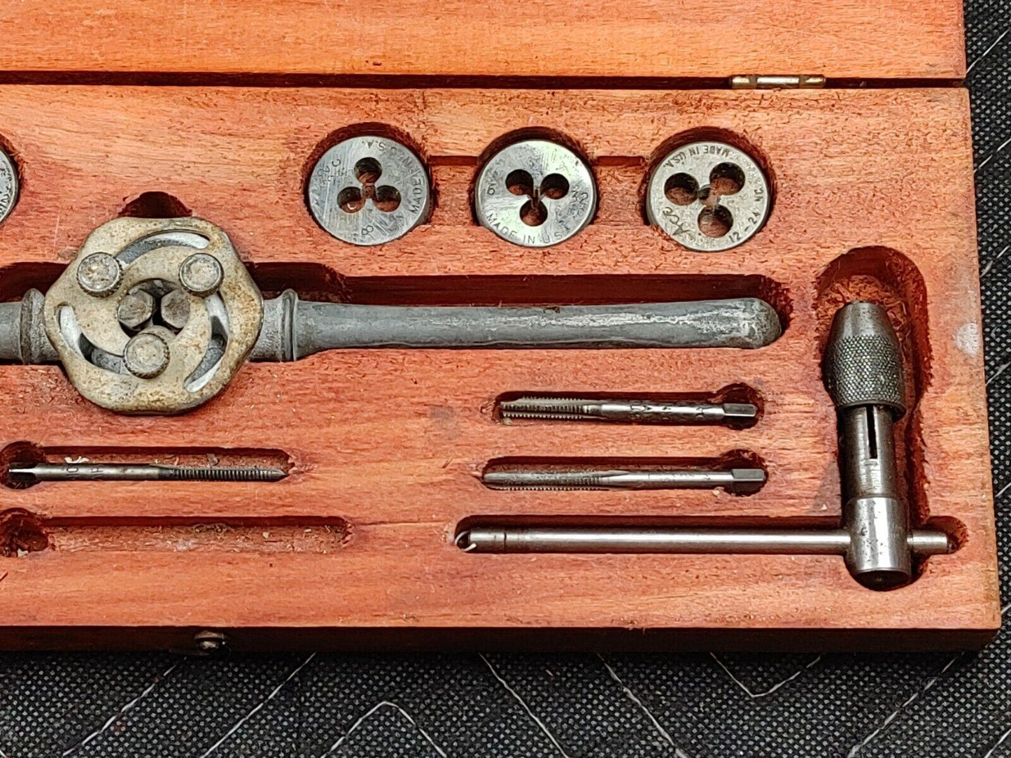 Vintage Set of Taps and Dies Henry L. Hanson Co. 14pc - Made in USA - *READ*