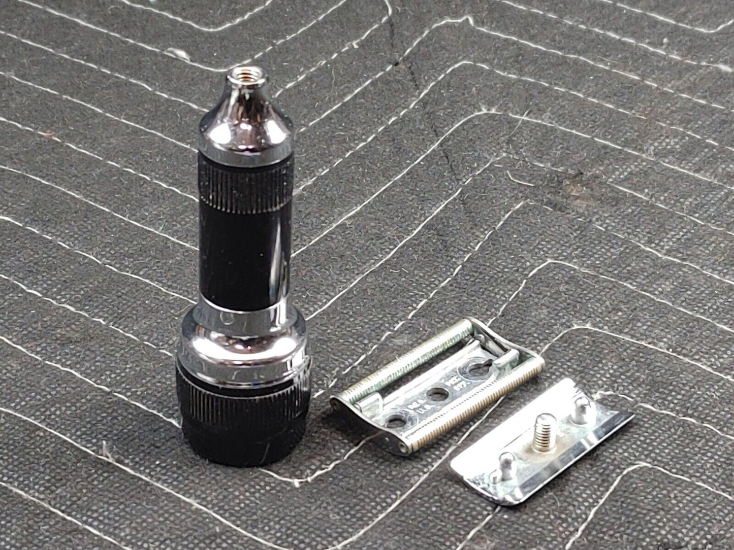 1940’s STAHLY Live-Blade Vibrating Razor - Clean and Working