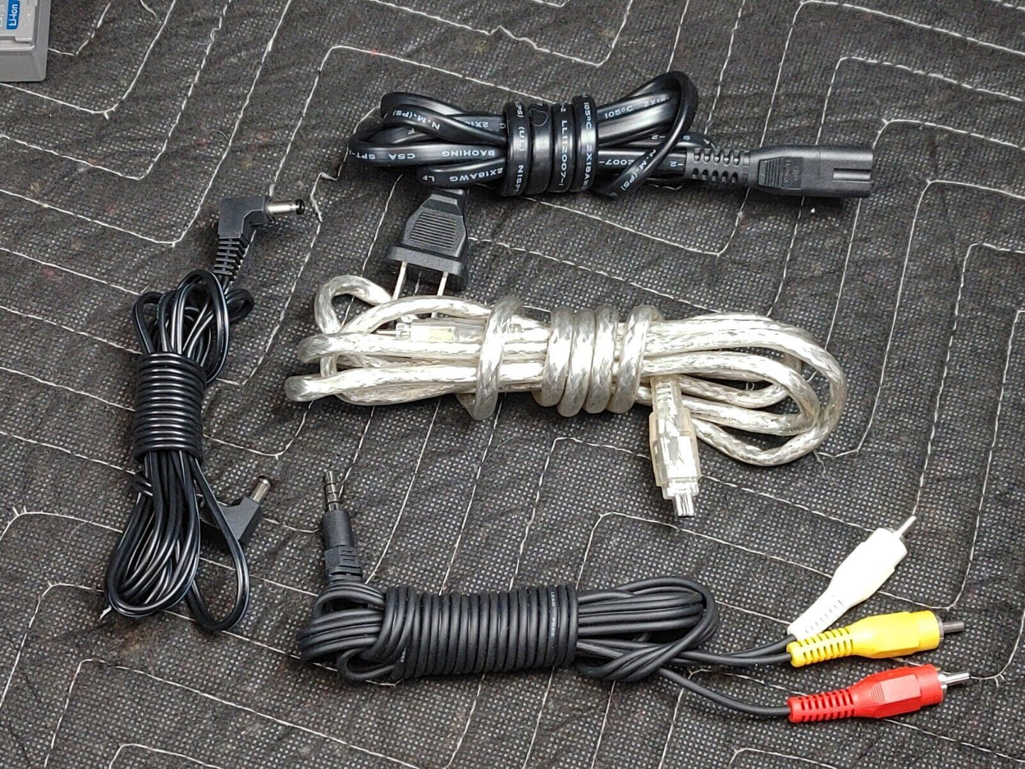 Panasonic PV-GS35 MiniDV Camcorder w/ Remote, Case, Charger & Cords - TESTED