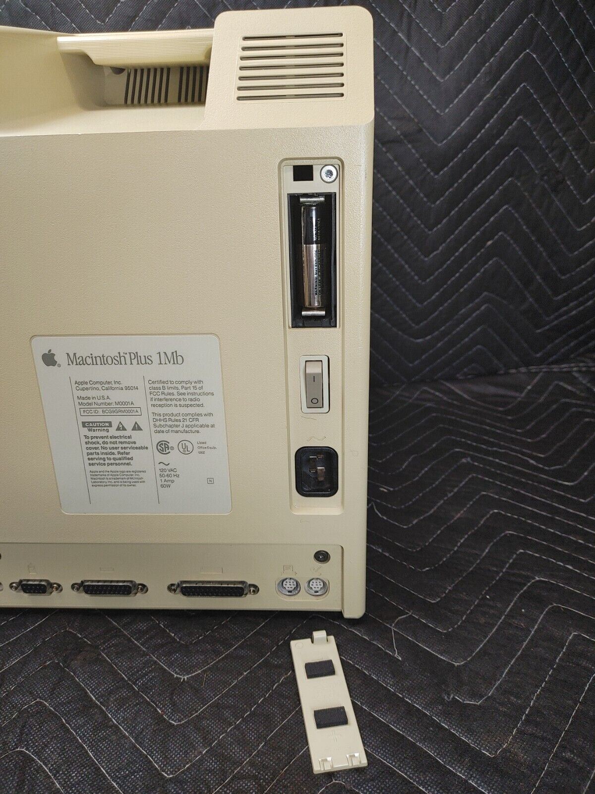 Vintage Apple Macintosh Plus 1MB M0001A Computer