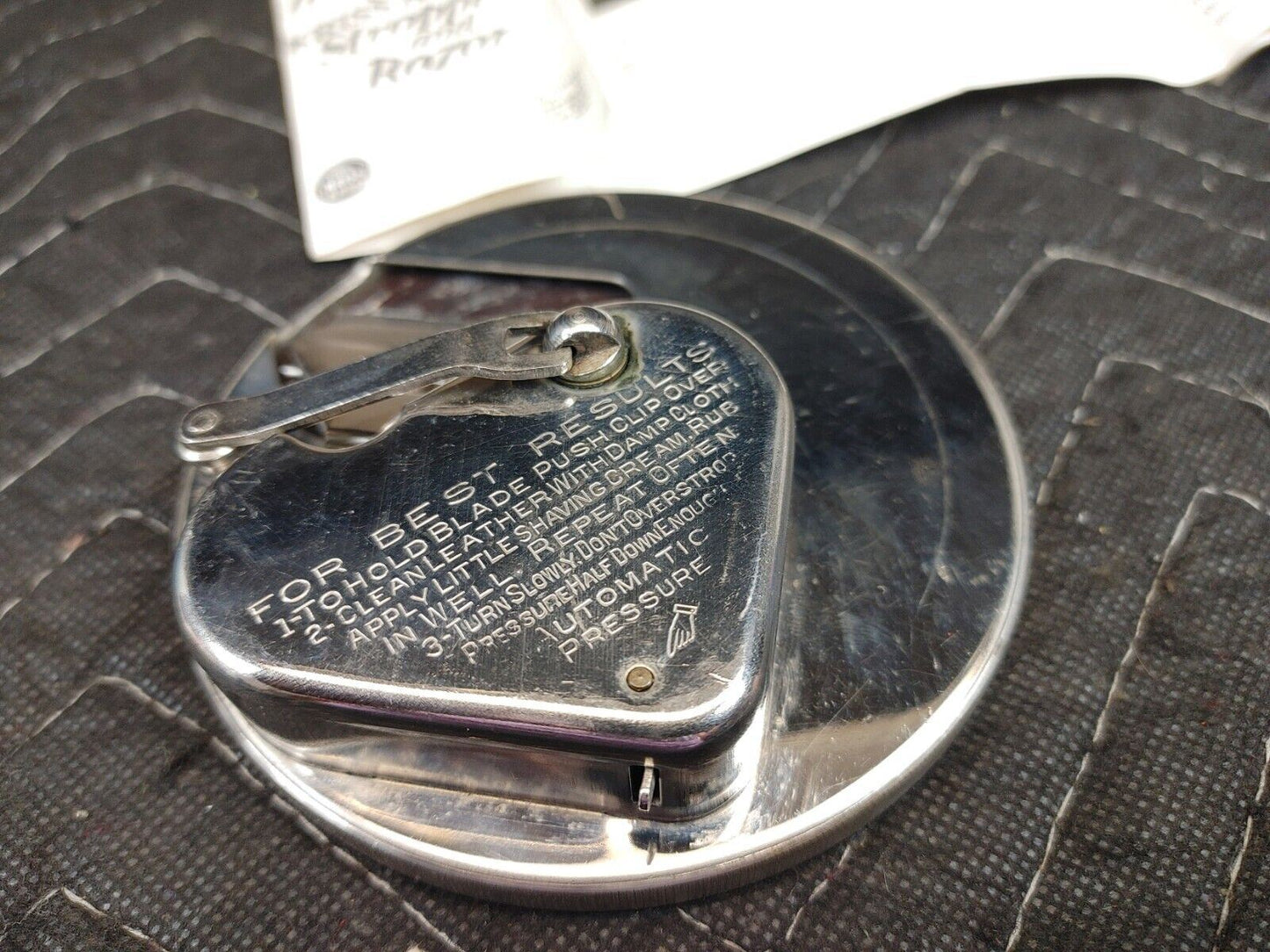 vtg Kriss Kross Razor Blade Sharpener Stropper w/ Box and Instructions