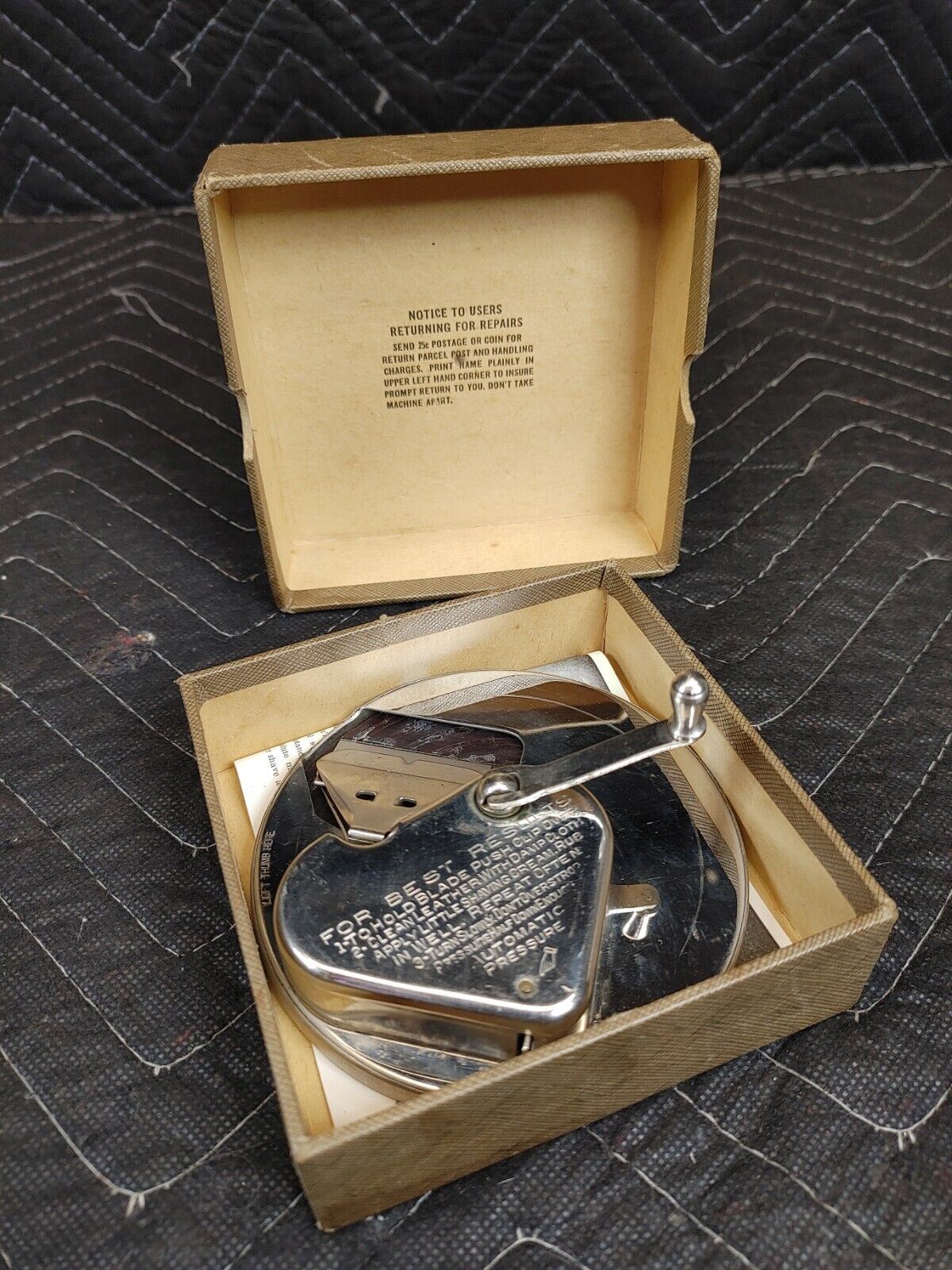 vtg Kriss Kross Razor Blade Sharpener Stropper w/ Box and Instructions