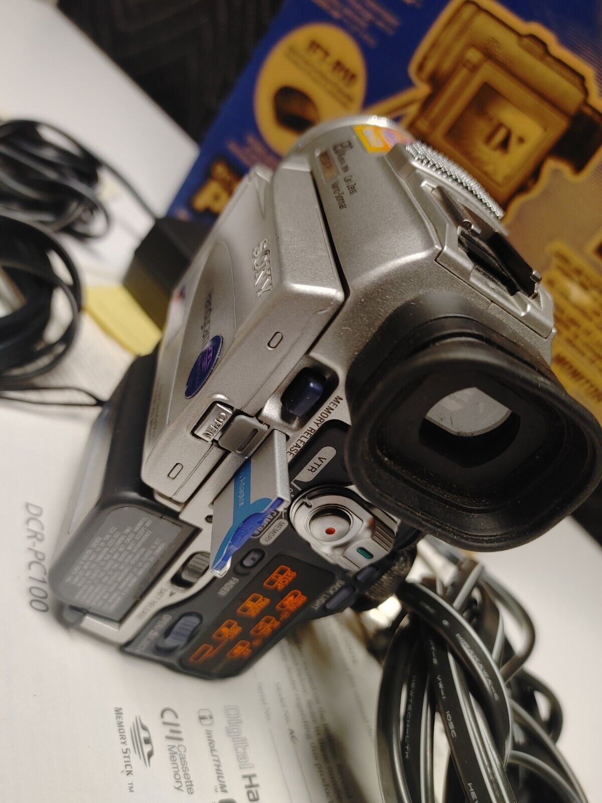 Sony Handycam DCR-PC100 Mini DV MiniDV Camcorder VCR Watch Play Video Transfer