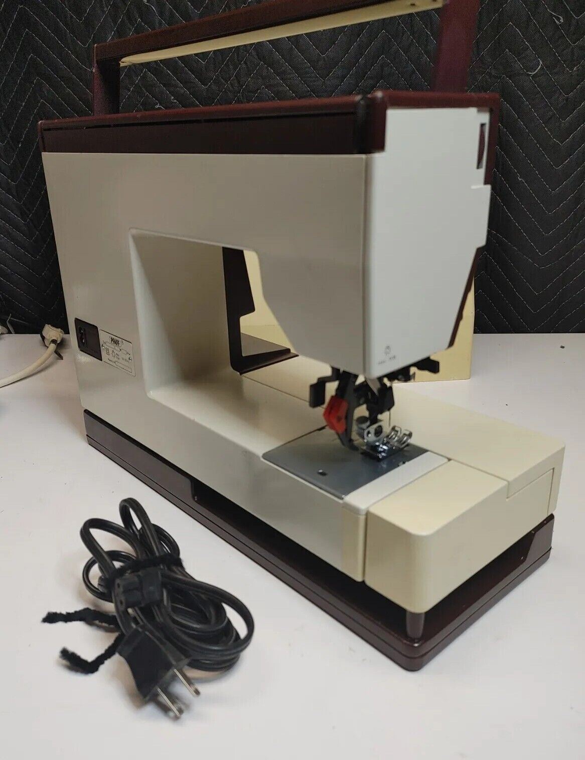 PFAFF Creative 1471 Sewing Machine Full foot set - Cleaned & Serviced