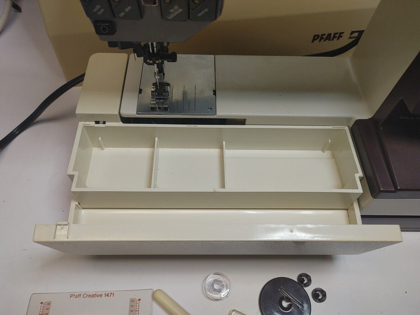 PFAFF Creative 1471 Sewing Machine Full foot set - Cleaned & Serviced