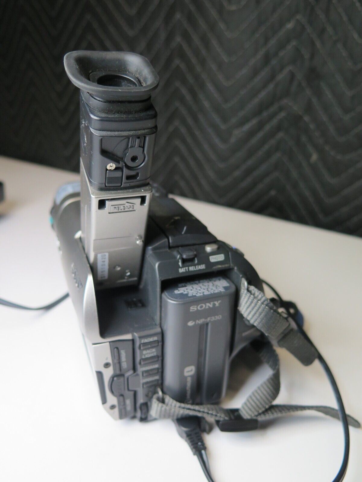 Sony CCD-TRV66 HI8 8mm Video8 Stereo Camera Camcorder VCR Player Video Transfer