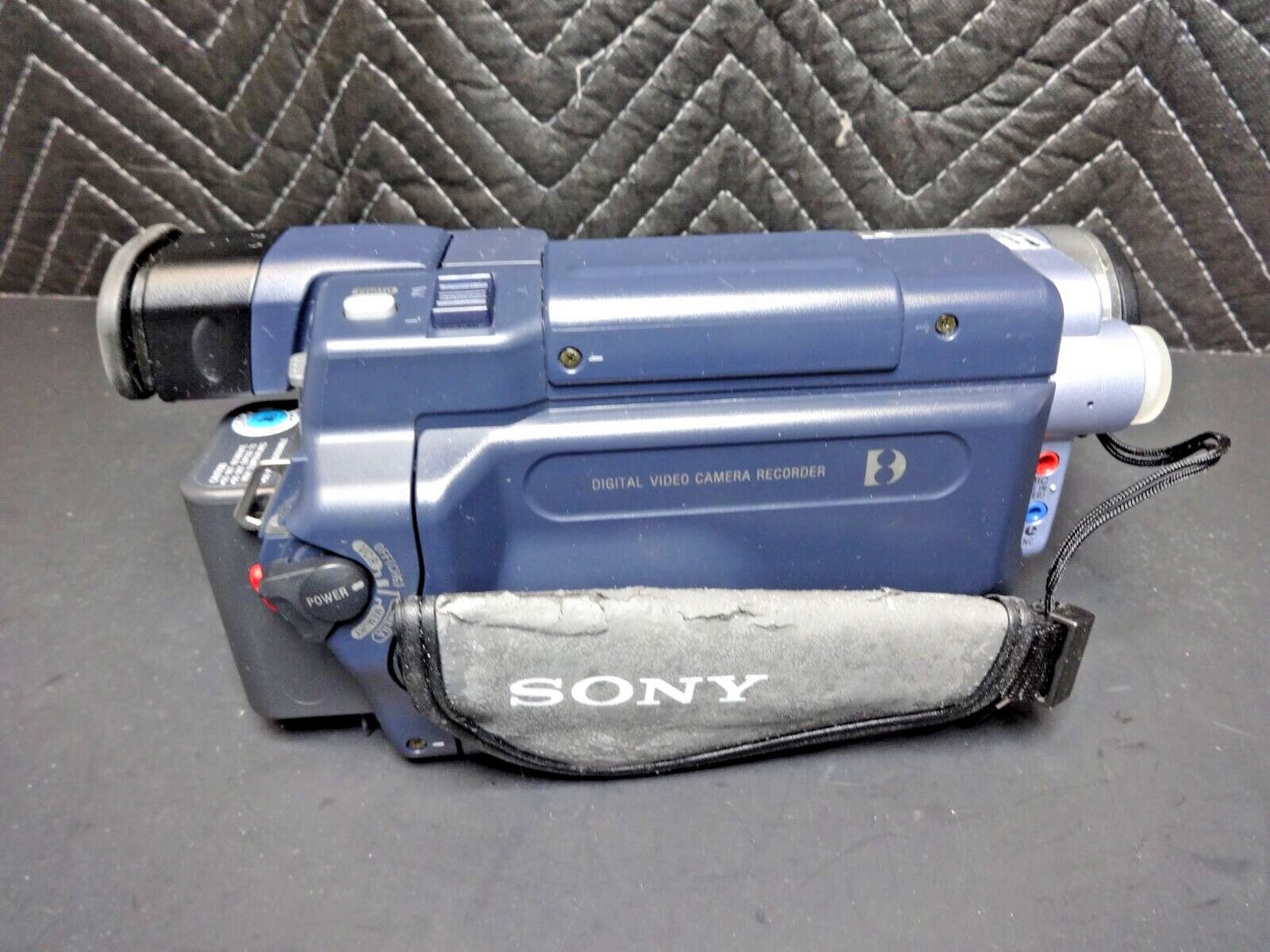 Sony Handycam DCR-TRV350 Digital 8 Camcorder w/ AV Cord & Power Clean & Working