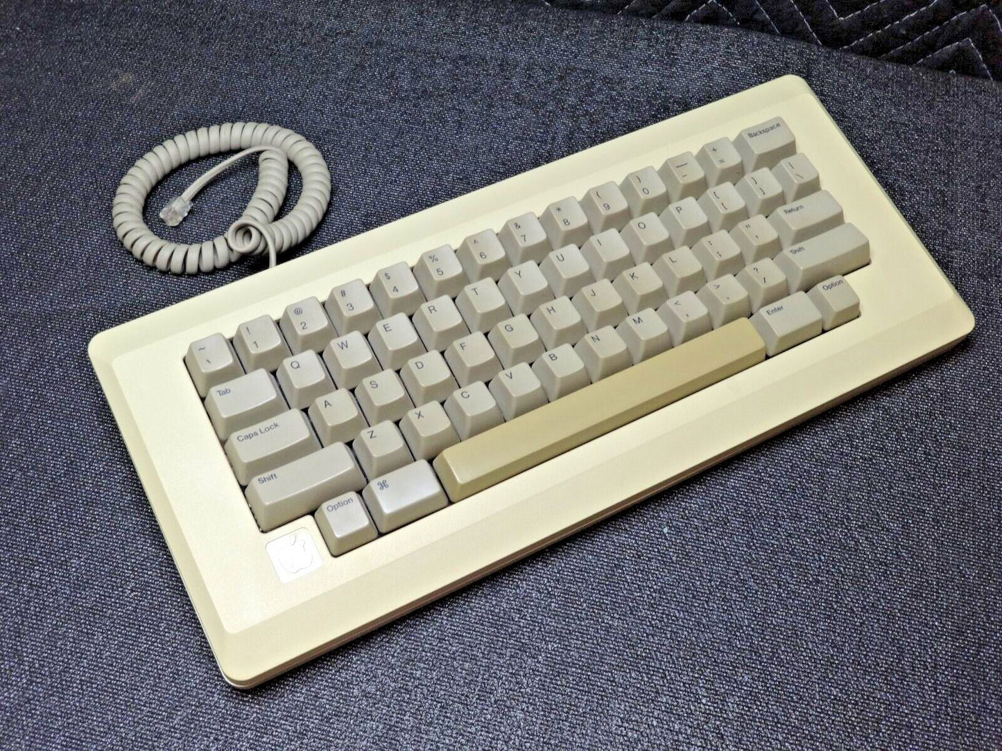 1984 Apple Macintosh Original Keyboard Model M0110 Mac 128K w/ Cord
