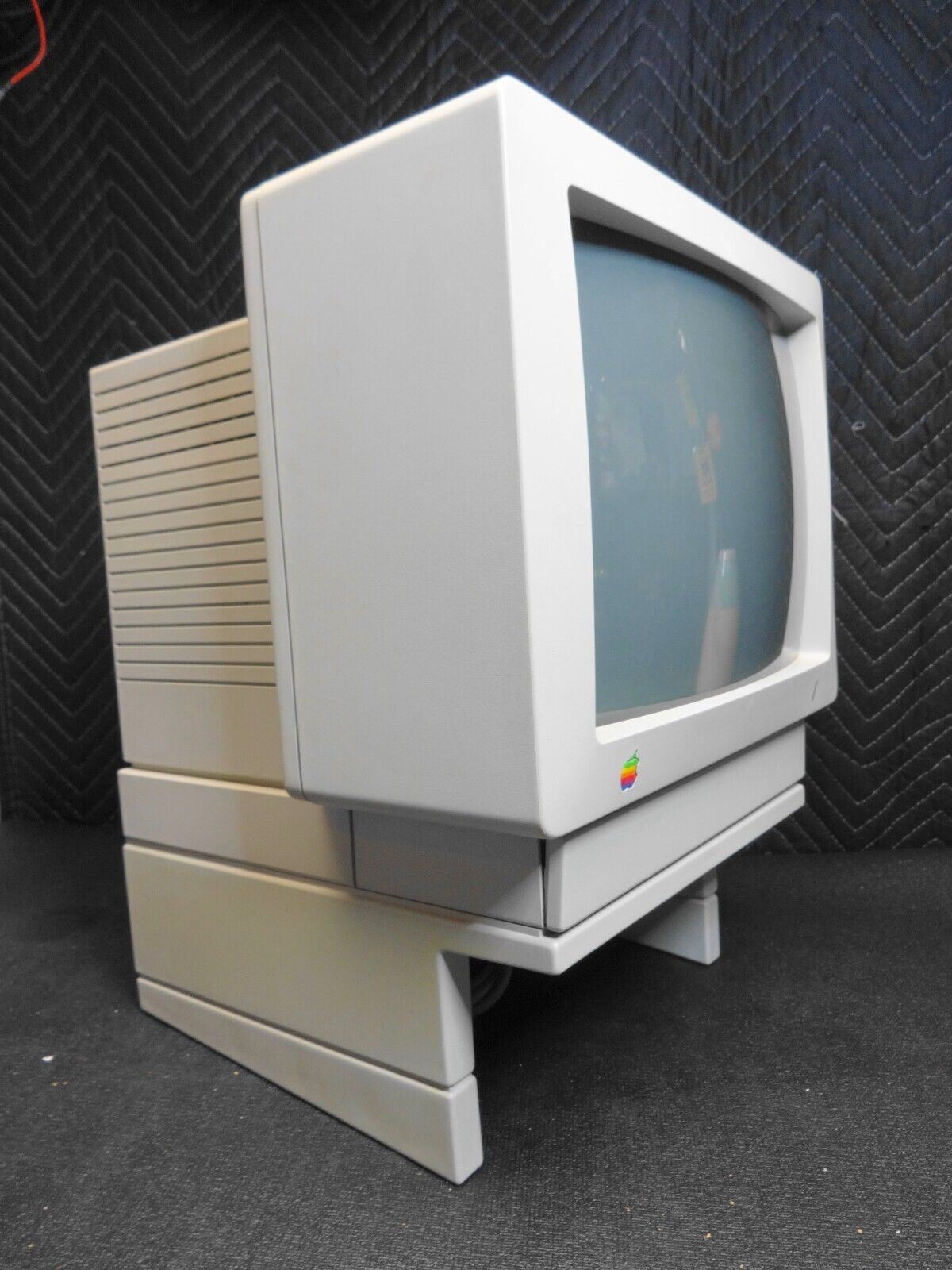 Apple Composite Monitor A2M6020 w/ Stand - 15khz IIgs IIc Plus - Tested