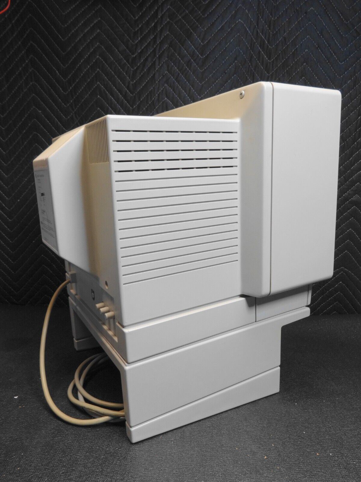 Apple Composite Monitor A2M6020 w/ Stand - 15khz IIgs IIc Plus - Tested