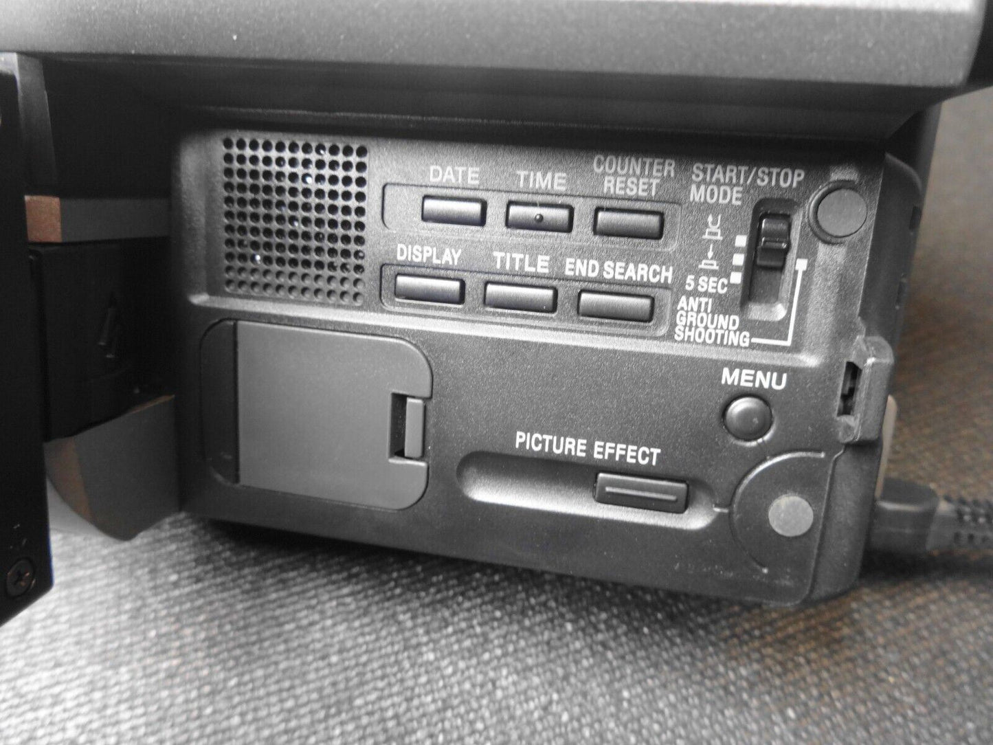 Sony Handycam CCD-TRV65 Video HI8 XR 72x Digital Zoom HandyCam Vision Camcorder