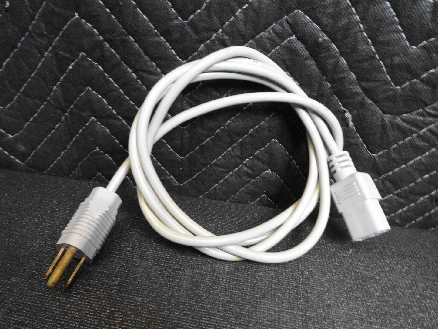 Apple External SCSI CD-ROM Drive CD 300 M3023 w/cables