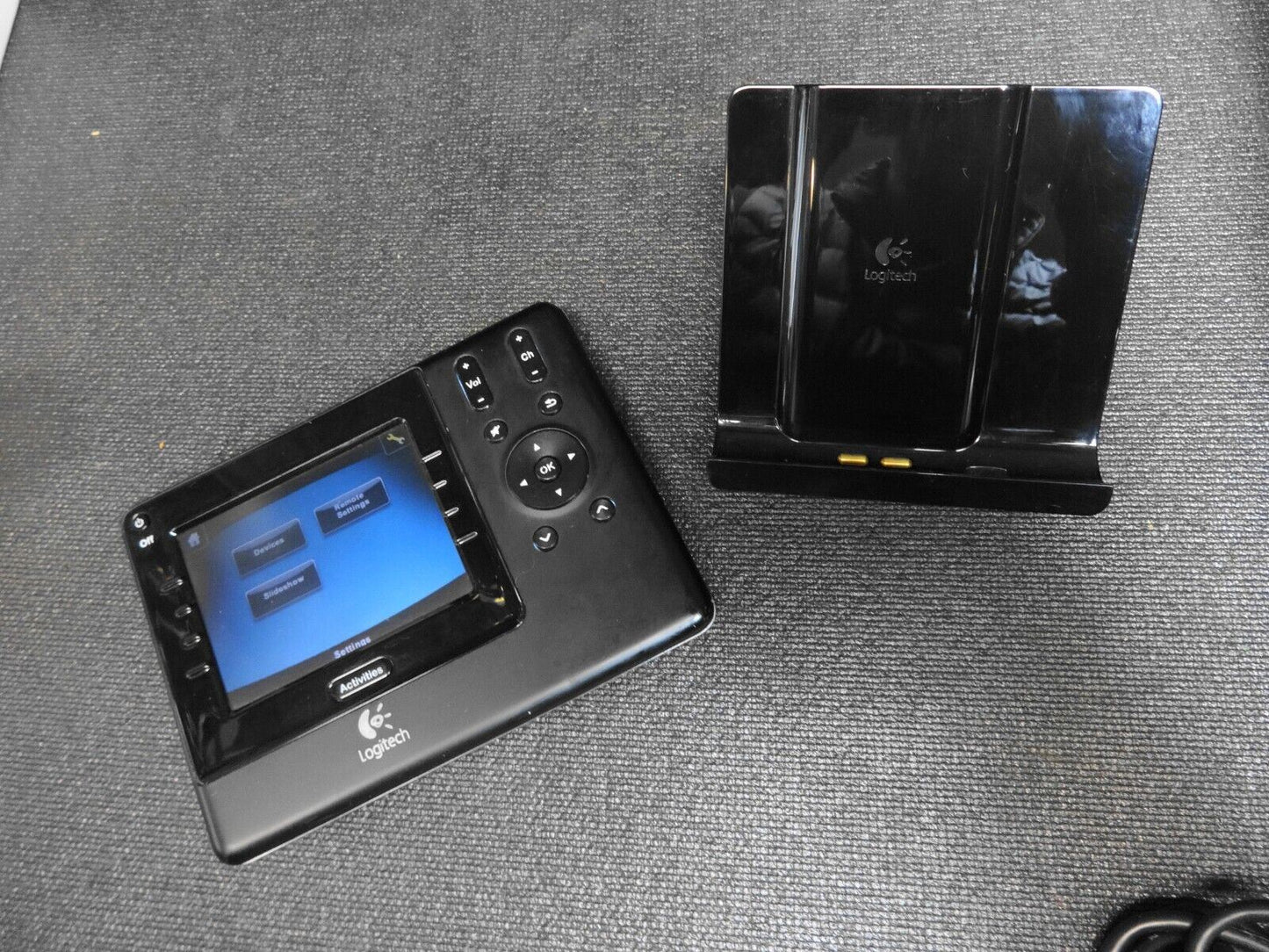 Logitech Harmony 1100 Black Wireless Touchscreen Universal Remote Control w/ Box