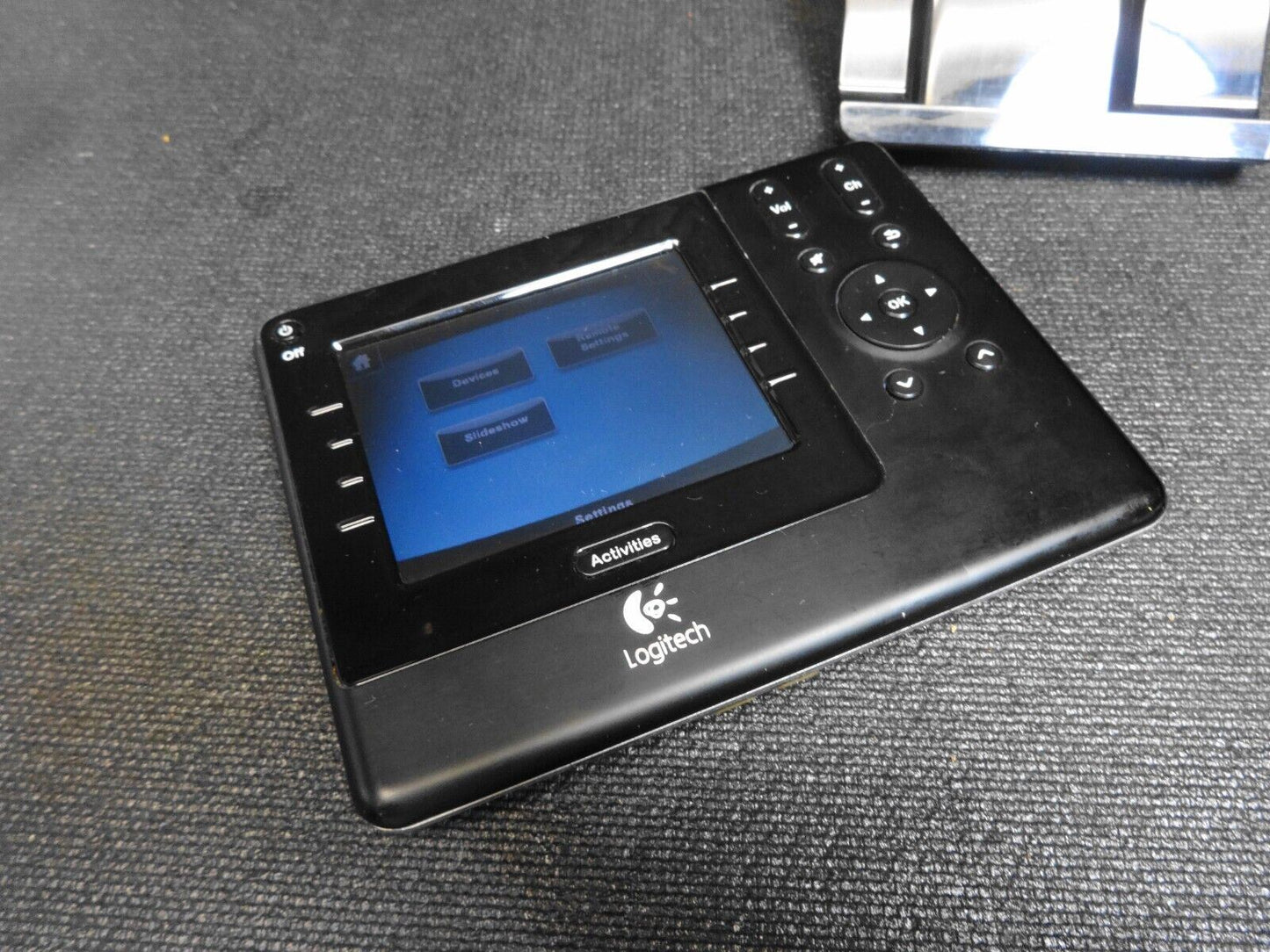 Logitech Harmony 1100 Black Wireless Touchscreen Universal Remote Control w/ Box