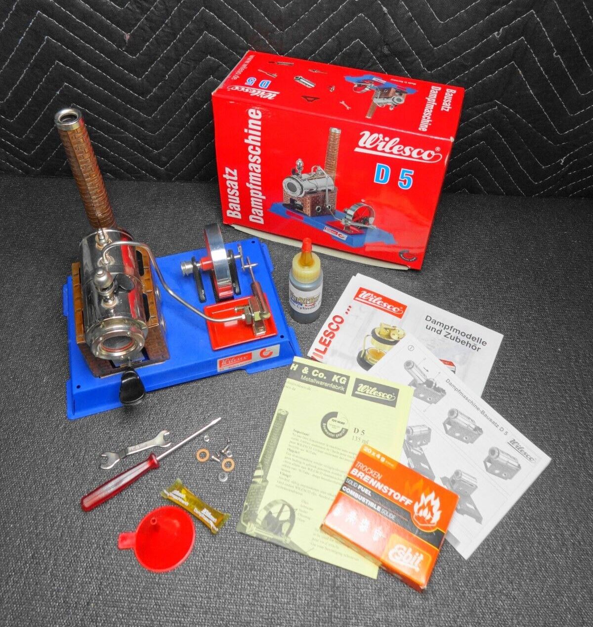 Wilesco - Steam Engine D5 plus Fuel & Oil - Dampfmaschine in excellent condition