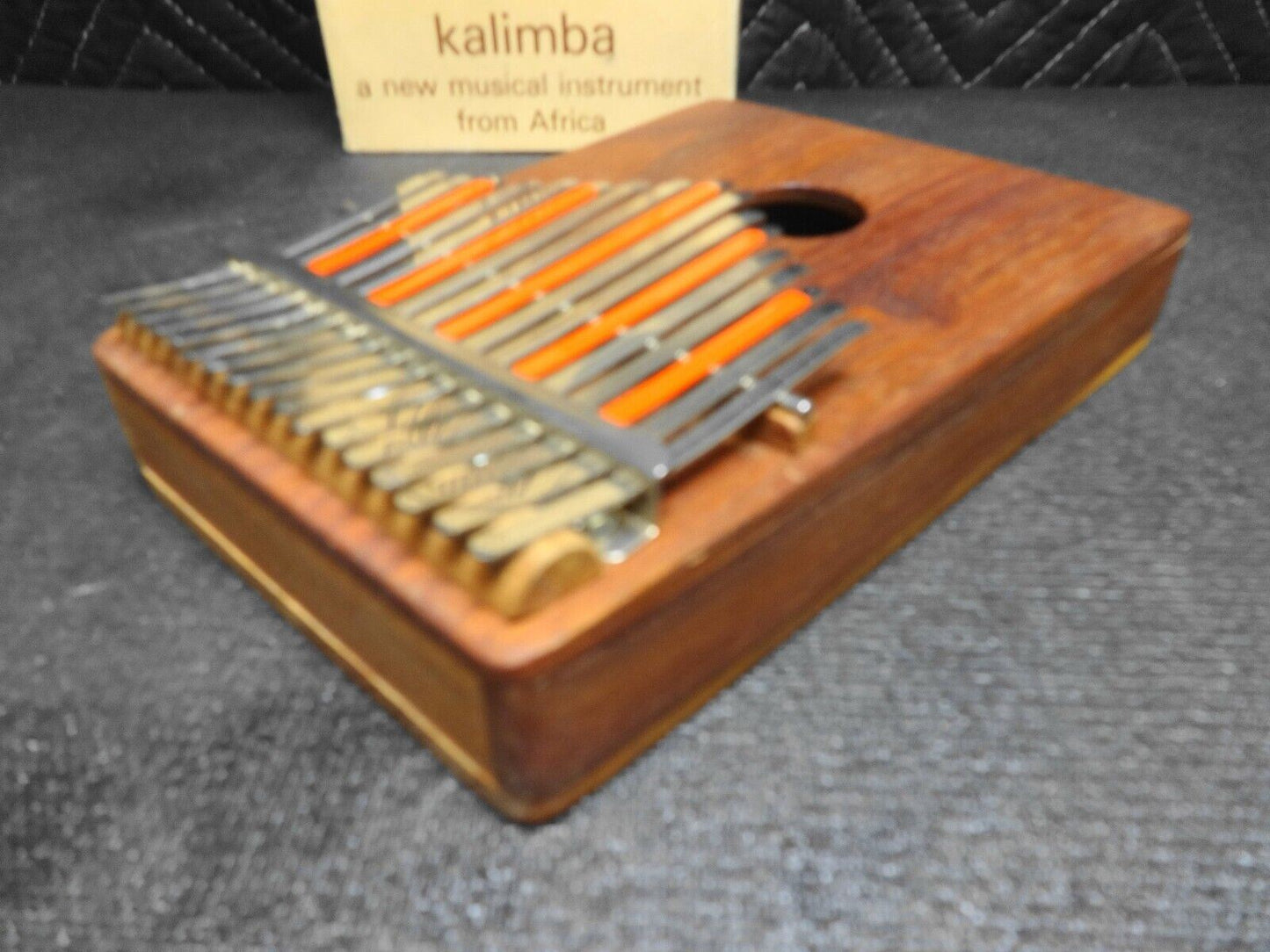 Vintage 1966 HUGH TRACEY TREBLE KALIMBA 17 NOTE in Original BOX w/ INSTRUCTIONS