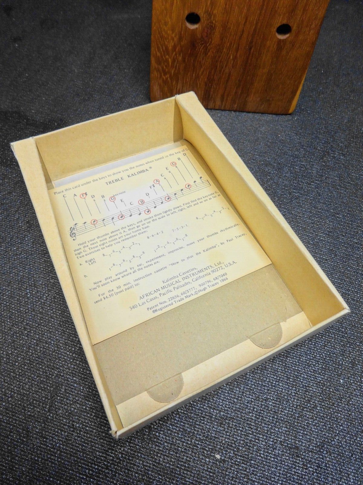 Vintage 1966 HUGH TRACEY TREBLE KALIMBA 17 NOTE in Original BOX w/ INSTRUCTIONS