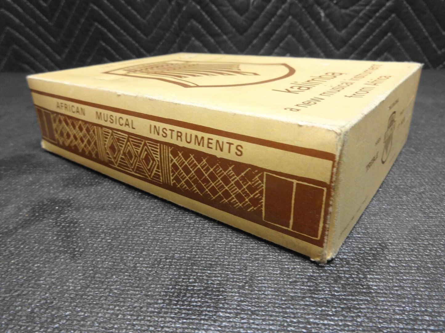 Vintage 1966 HUGH TRACEY TREBLE KALIMBA 17 NOTE in Original BOX w/ INSTRUCTIONS