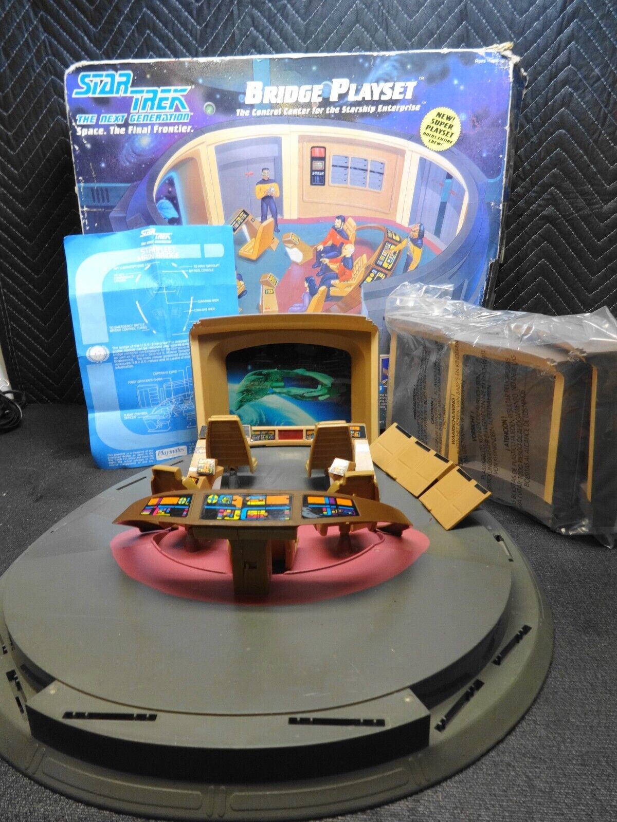 Vintage Star Trek The Next Generation Enterprise Bridge by Playmates Stock 6103