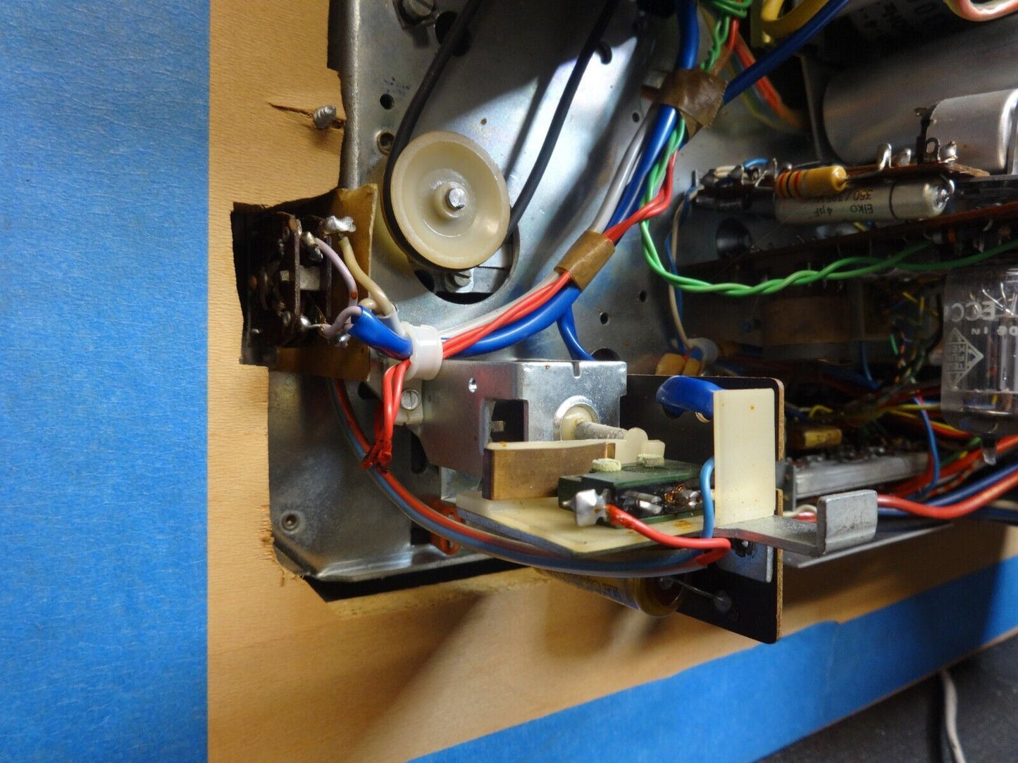 Tandberg Model 64 Reel to Reel Stereo Tape Deck - Powers On