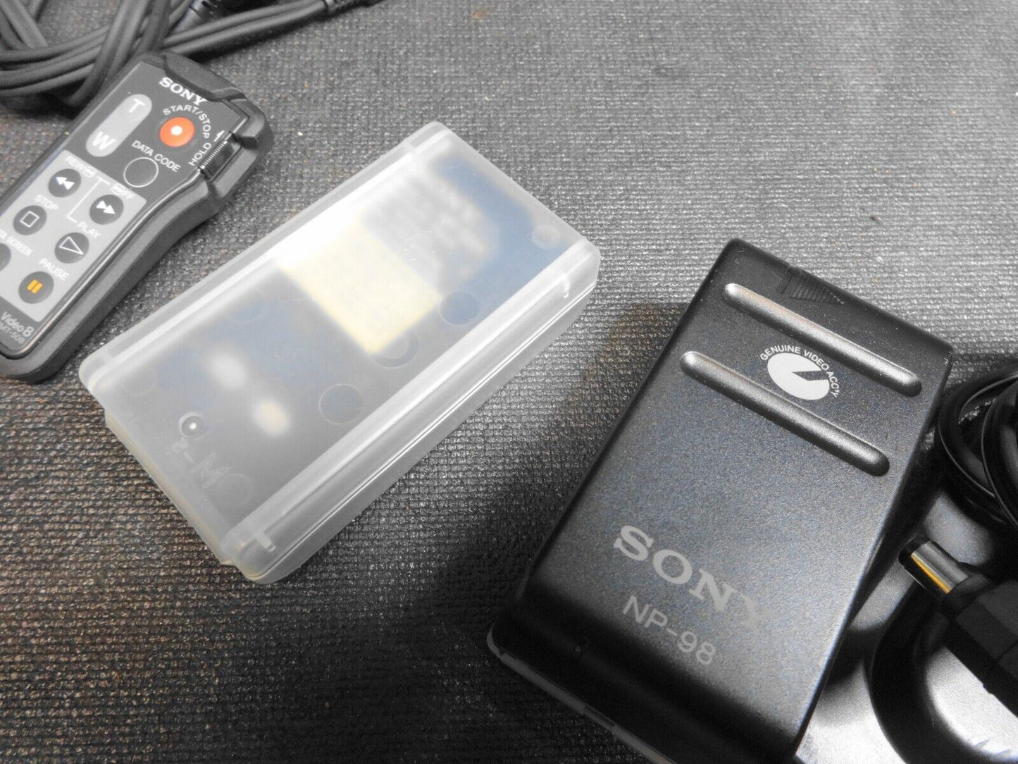 Sony CCD-TR101 Camcorder w/ Charger, Batteries, Cables, Remote & Case