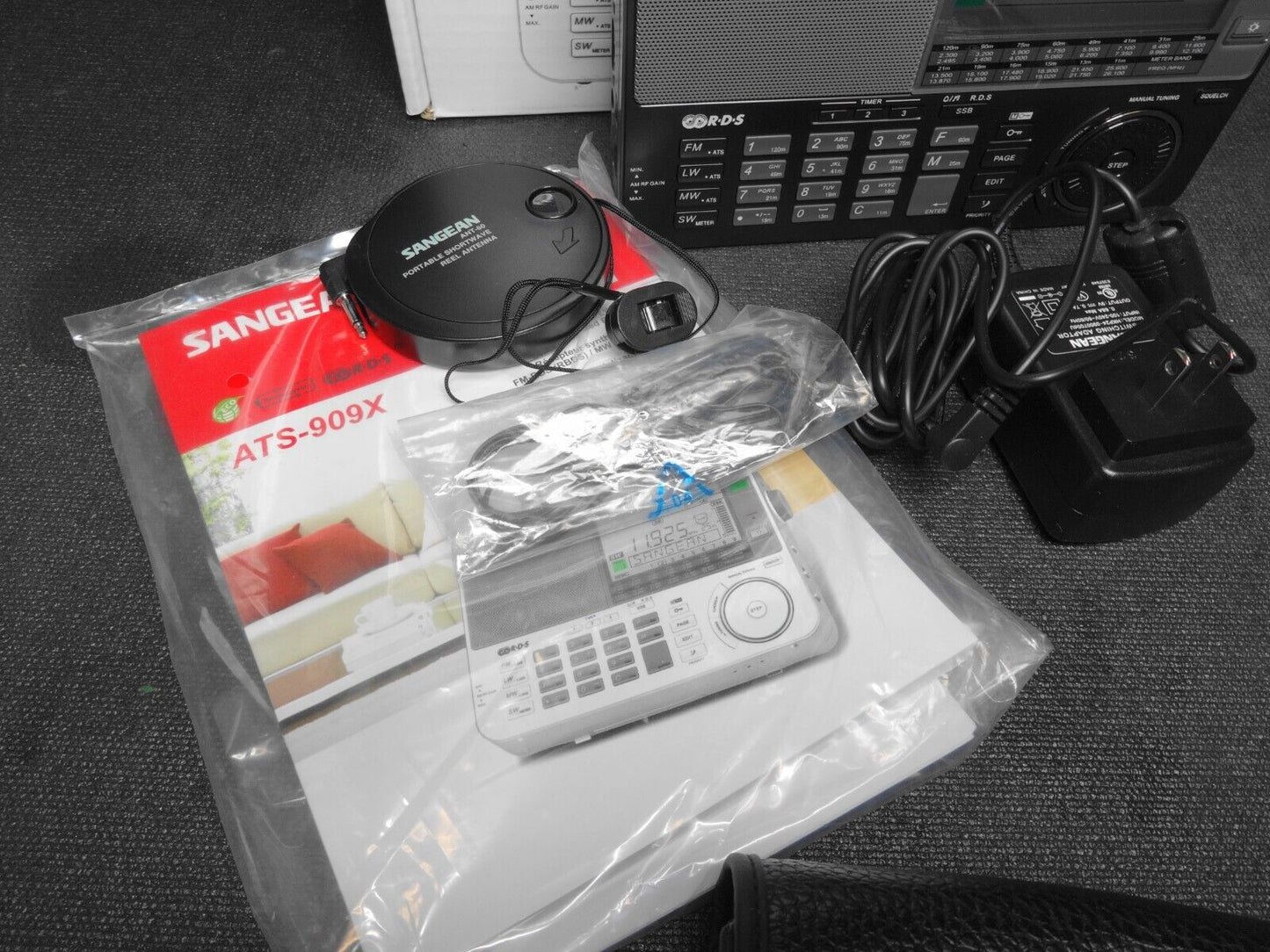 Sangean ATS-909X AM/FM/LW/SW World Band Receiver