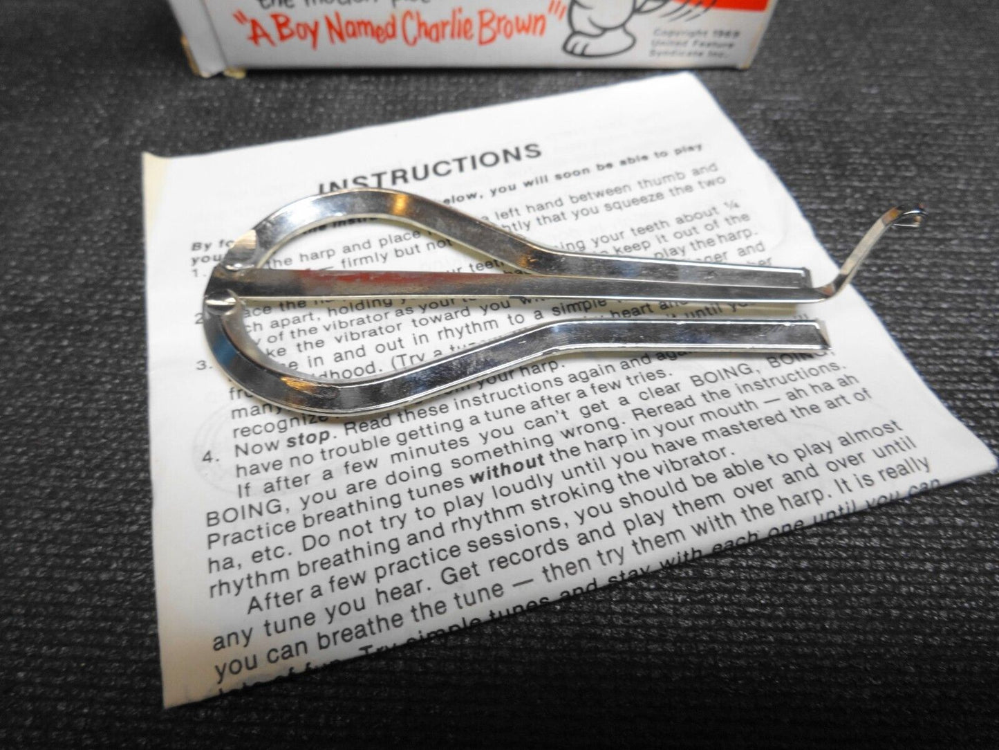 Vintage Trophy Snoopy Blue Grass Jaw Juice Harp w/ Box and Instructions 3490