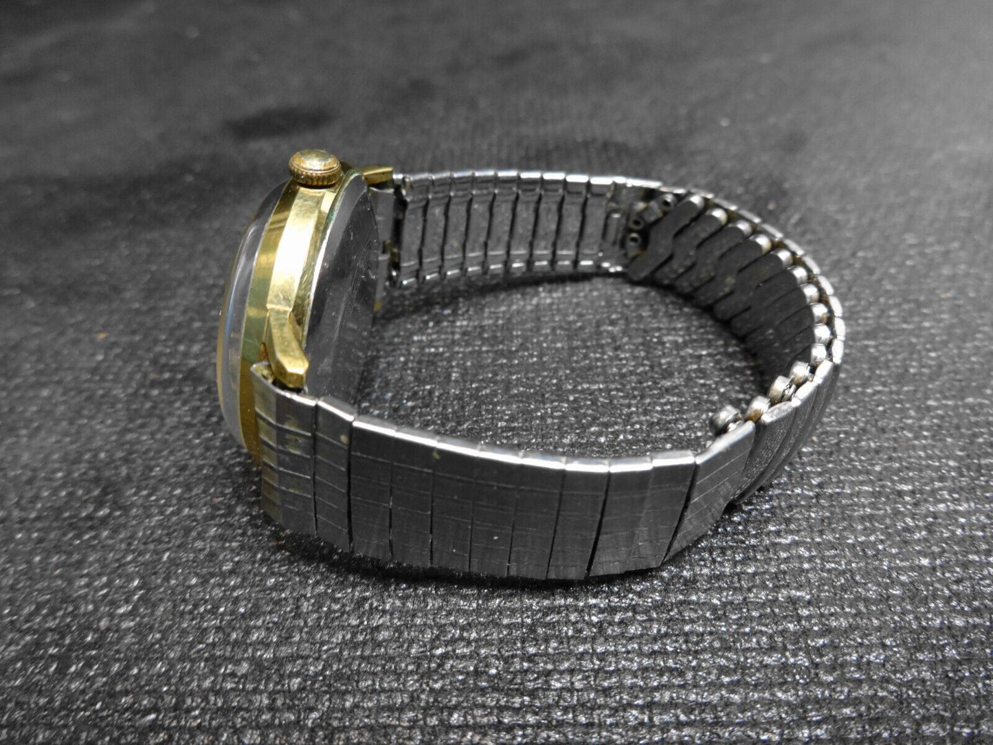 Vintage TIMEX Mens Watch - Self wind - 41.25mm Case - Style: 4147-3269