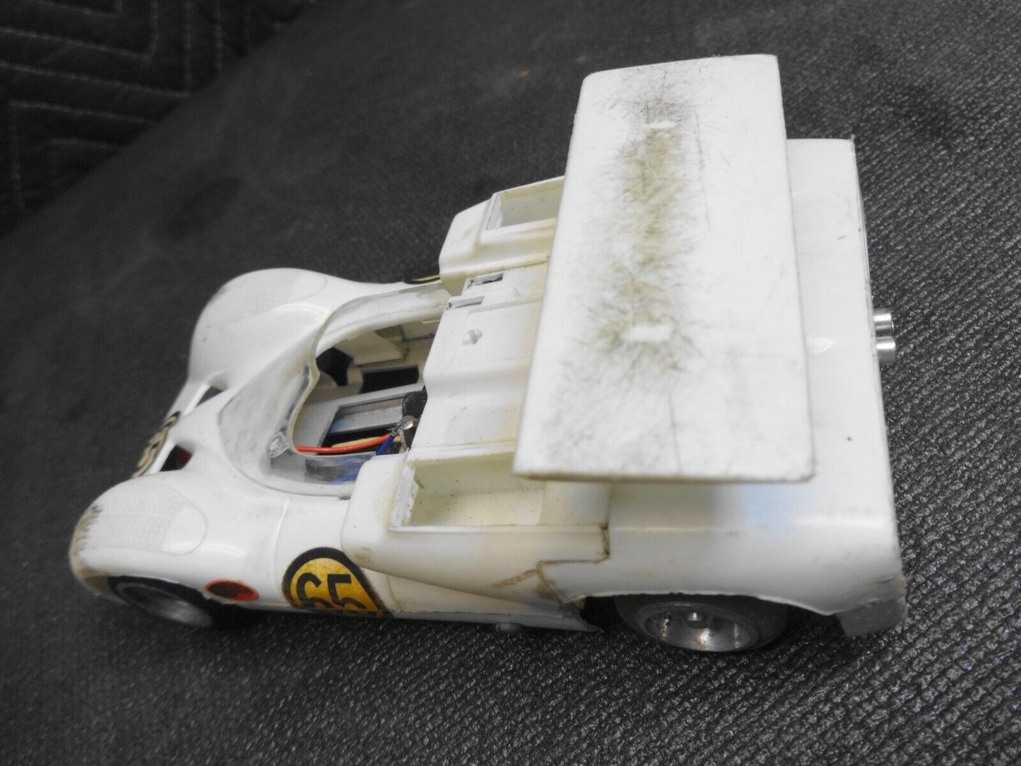 Vintage Chaparral 2E with ISO Fulcrum COX chassis slot car 1/24 - Working