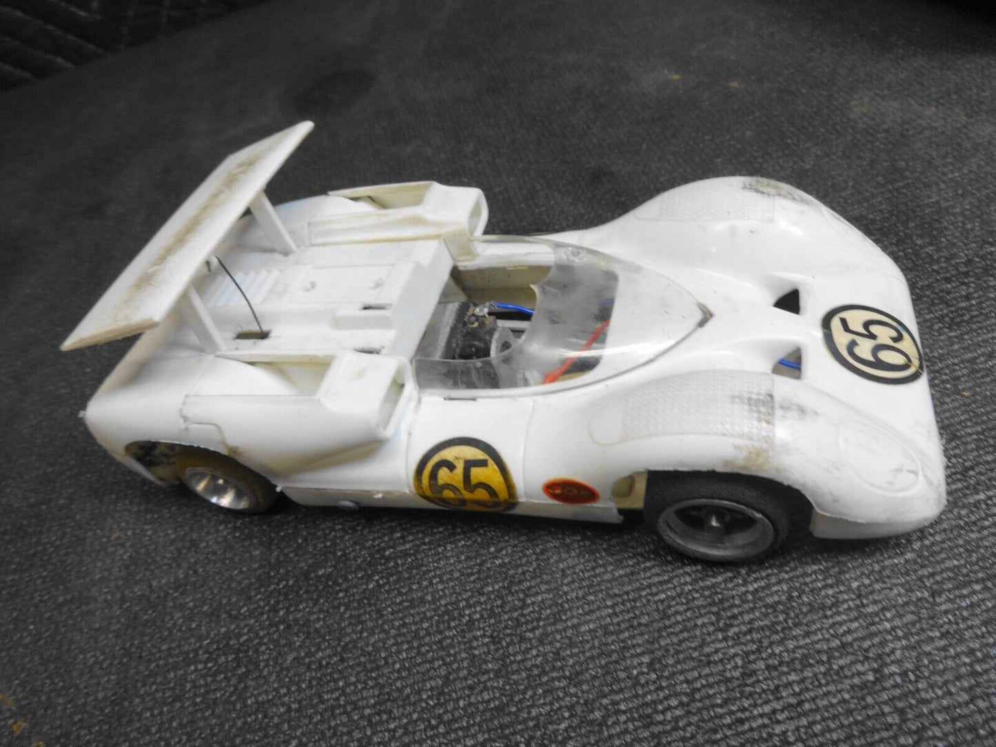 Vintage Chaparral 2E with ISO Fulcrum COX chassis slot car 1/24 - Working