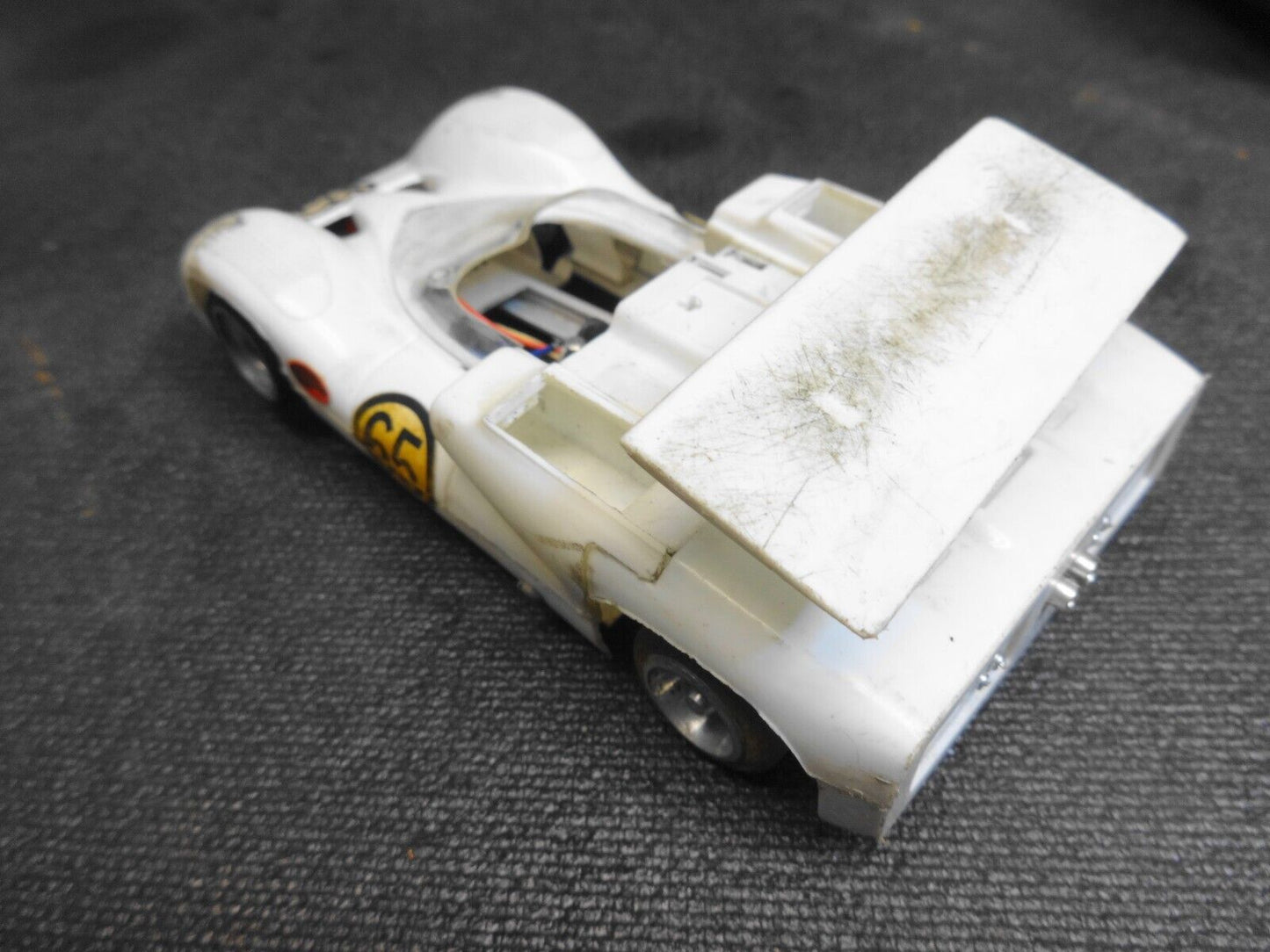 Vintage Chaparral 2E with ISO Fulcrum COX chassis slot car 1/24 - Working