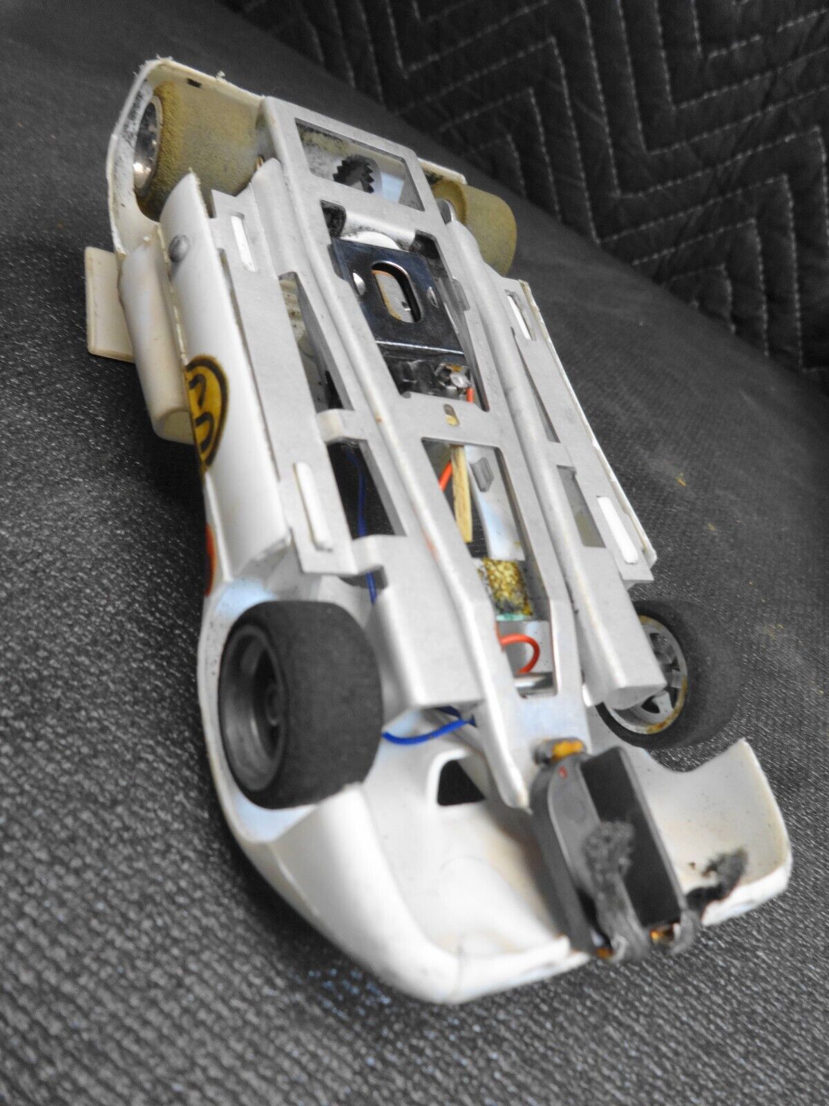Vintage Chaparral 2E with ISO Fulcrum COX chassis slot car 1/24 - Working