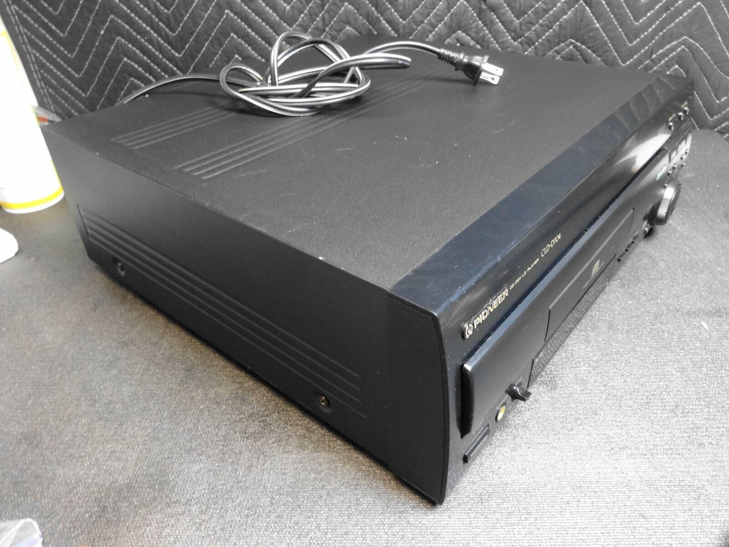 Pioneer CLD-D704 Laserdisc Player w/ Remote & A/V Cable *SERVICED*