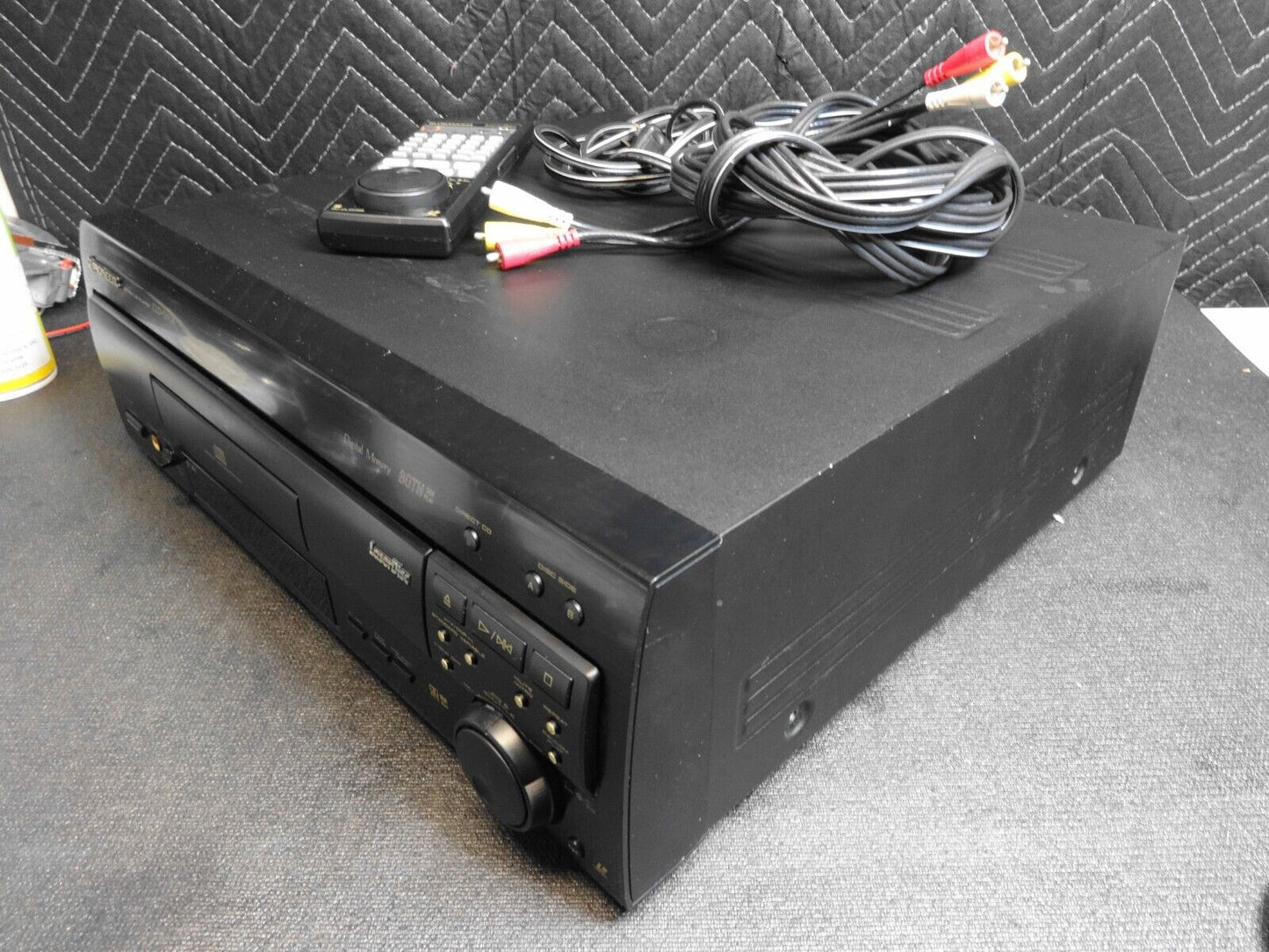 Pioneer CLD-D704 Laserdisc Player w/ Remote & A/V Cable *SERVICED*