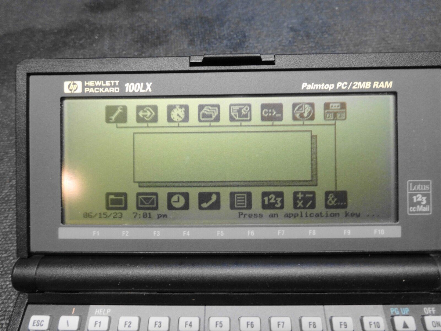 HP Hewlett Packard 100LX Palmtop PC 2MB - Working Condition