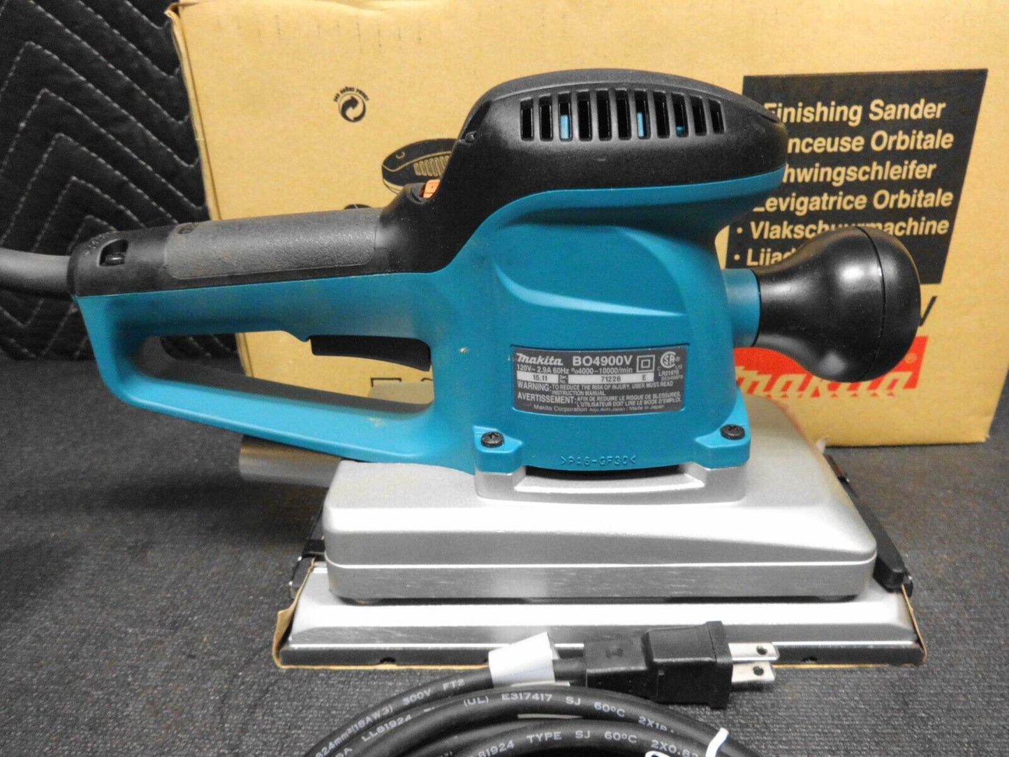 Makita BO4900V Finishing Sander - No Dust Bag