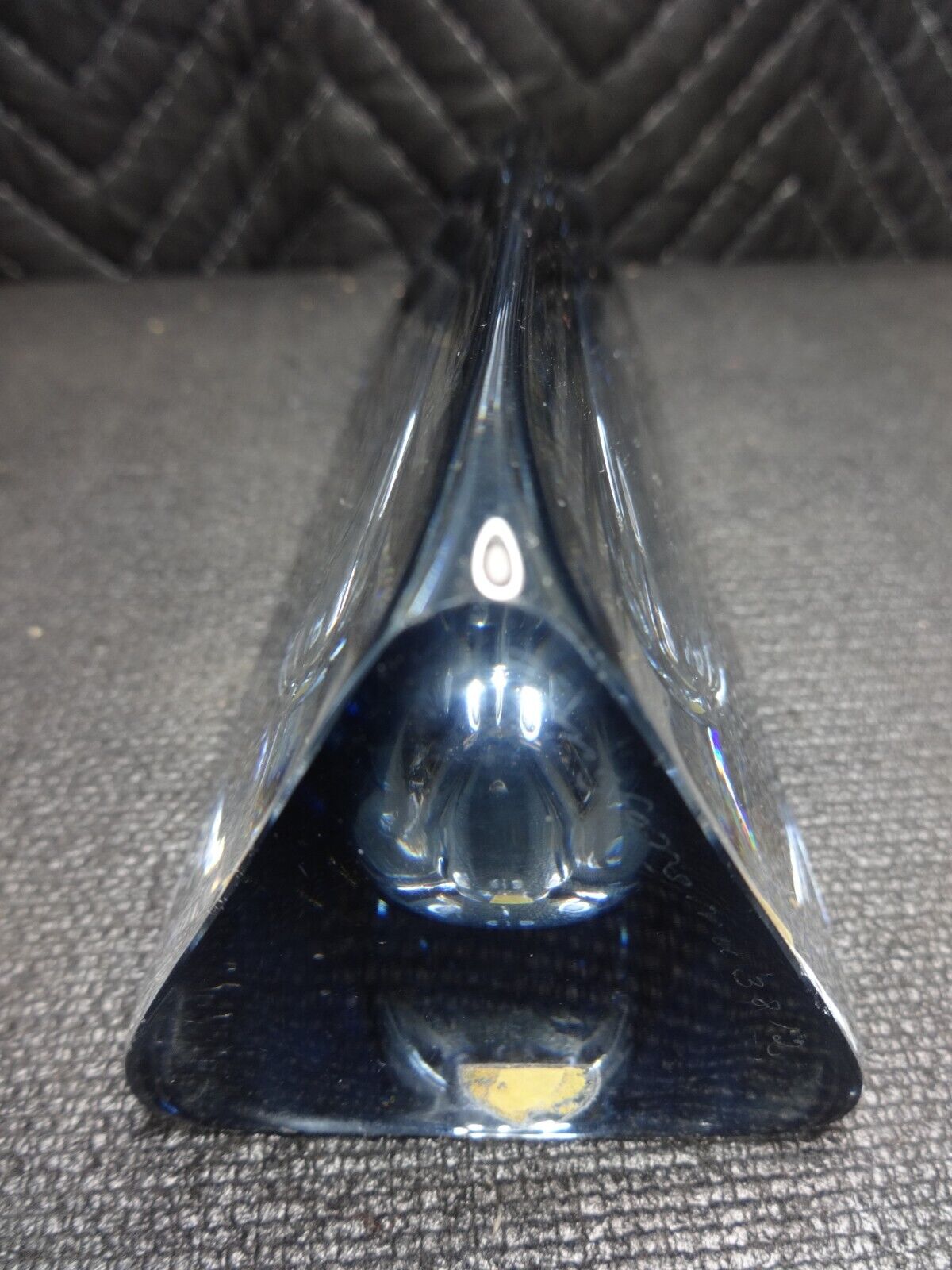 ORREFORS NILS LANDBERG SOMMERSO TRIANGLE ART GLASS VASE, MCM, BLUE, Signed