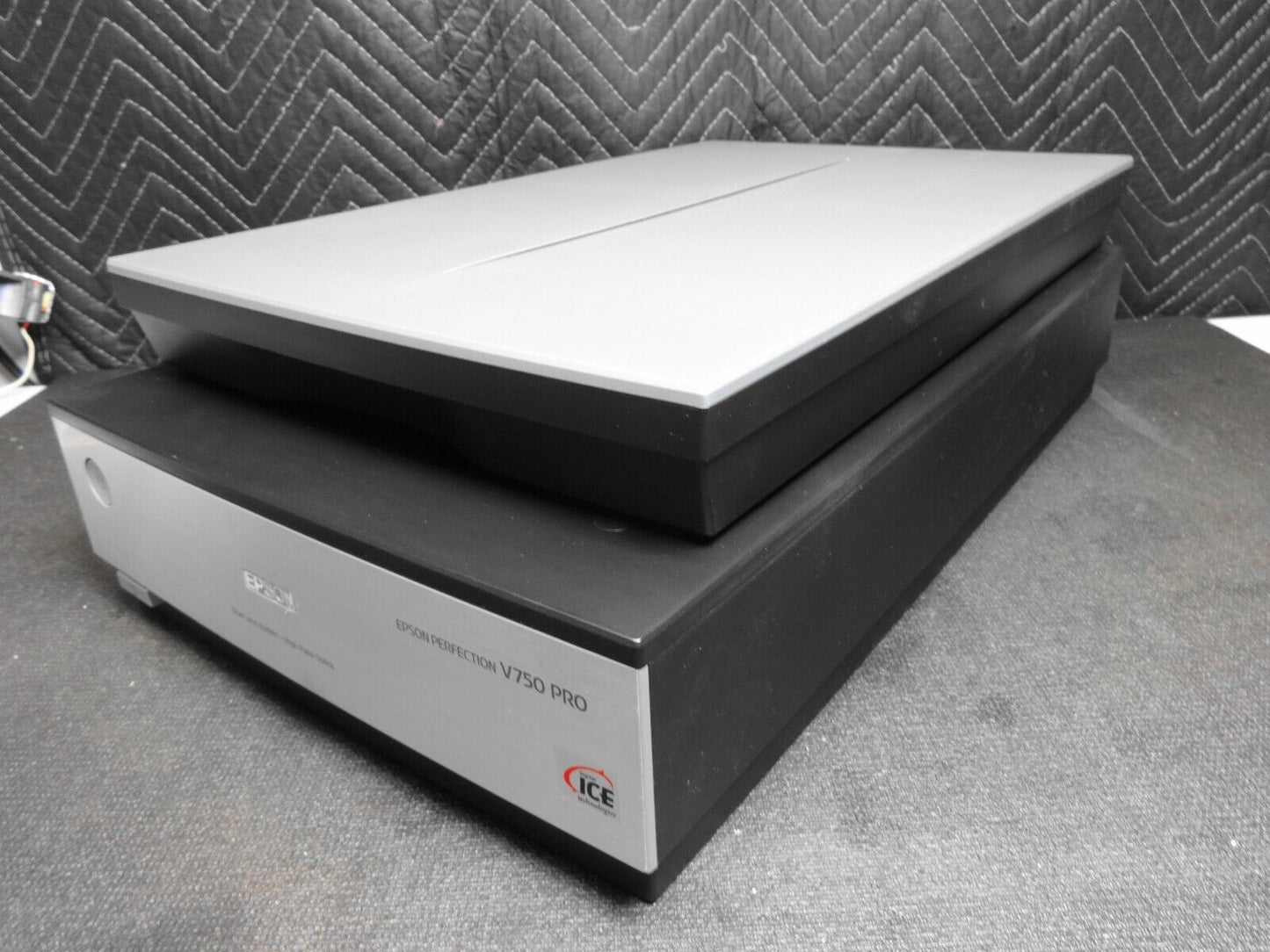 Epson Perfection V750 Pro Flatbed Document Scanner w/ USB & Power Cable V750-M 1