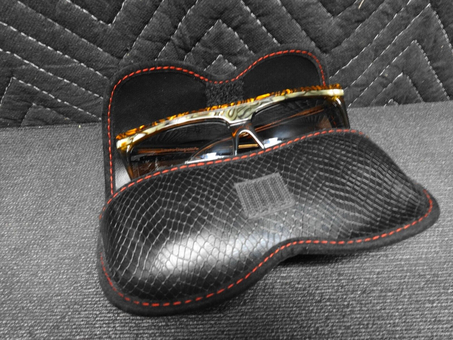 Unworn Laura Biagiotti Vintage Sunglasses Style P26-263L w/ Case & Hang Tag