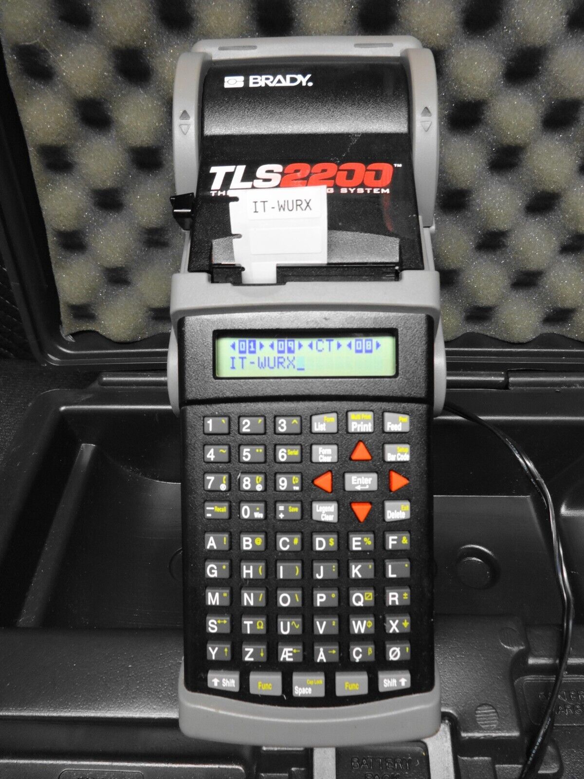 Brady TLS2200 Thermal Labeling System Printer w/ Case, Labels, PC & Power Cables