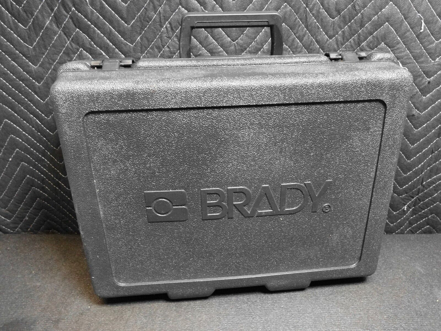Brady TLS2200 Thermal Labeling System Printer w/ Case, Labels, PC & Power Cables