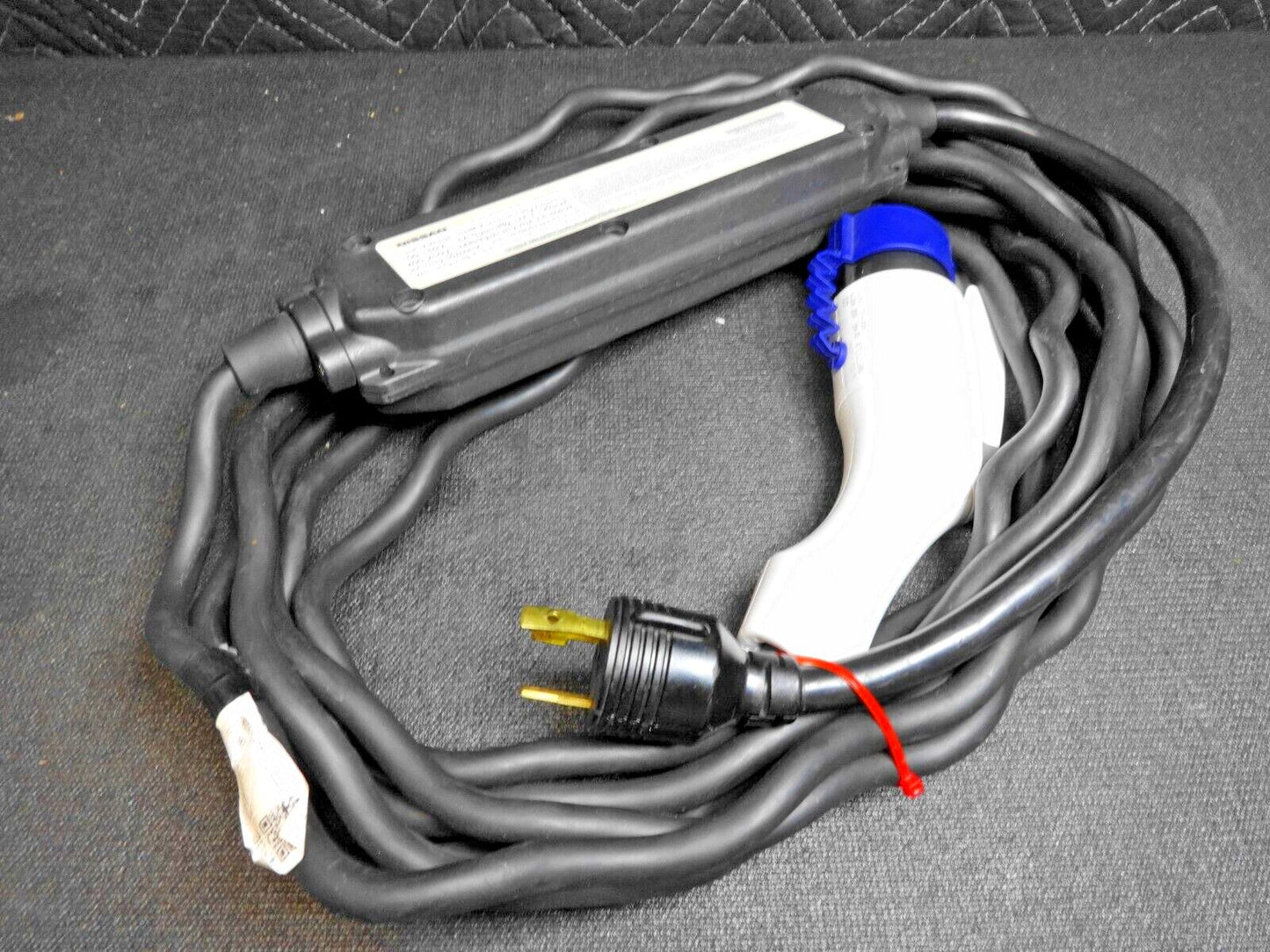 Nissan Leaf Charger 29690 3NA0A EV Battery Charging Cable