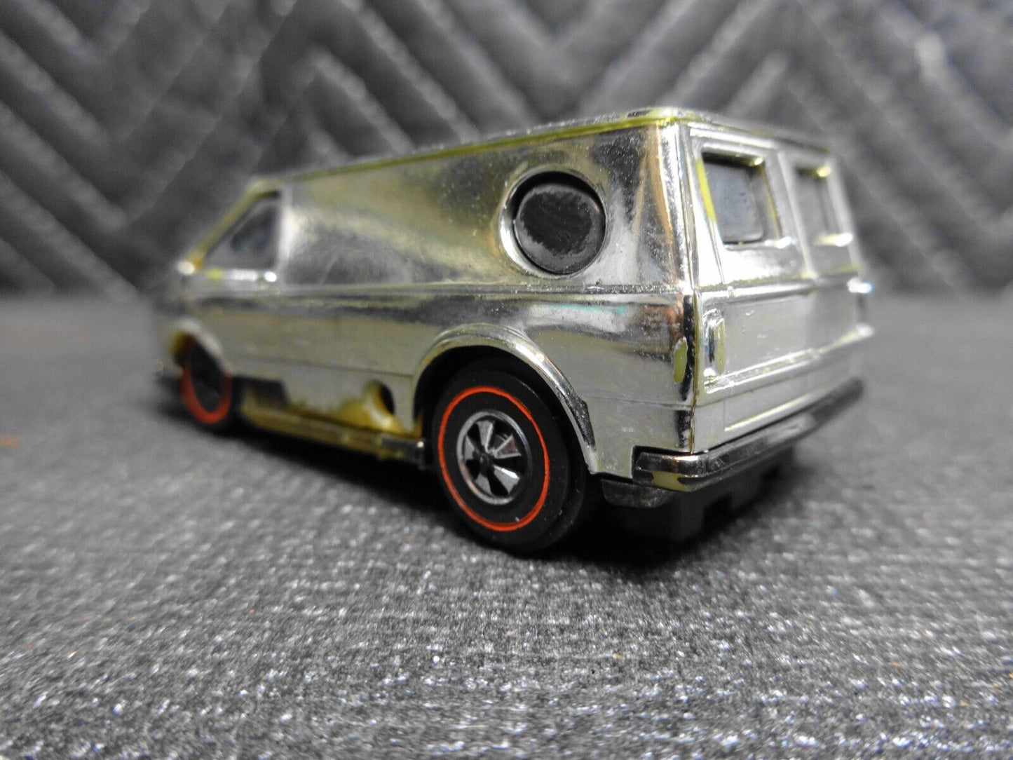 HOT WHEELS RED LINE SIZZLERS CHROME SILVER VAN VANTOM