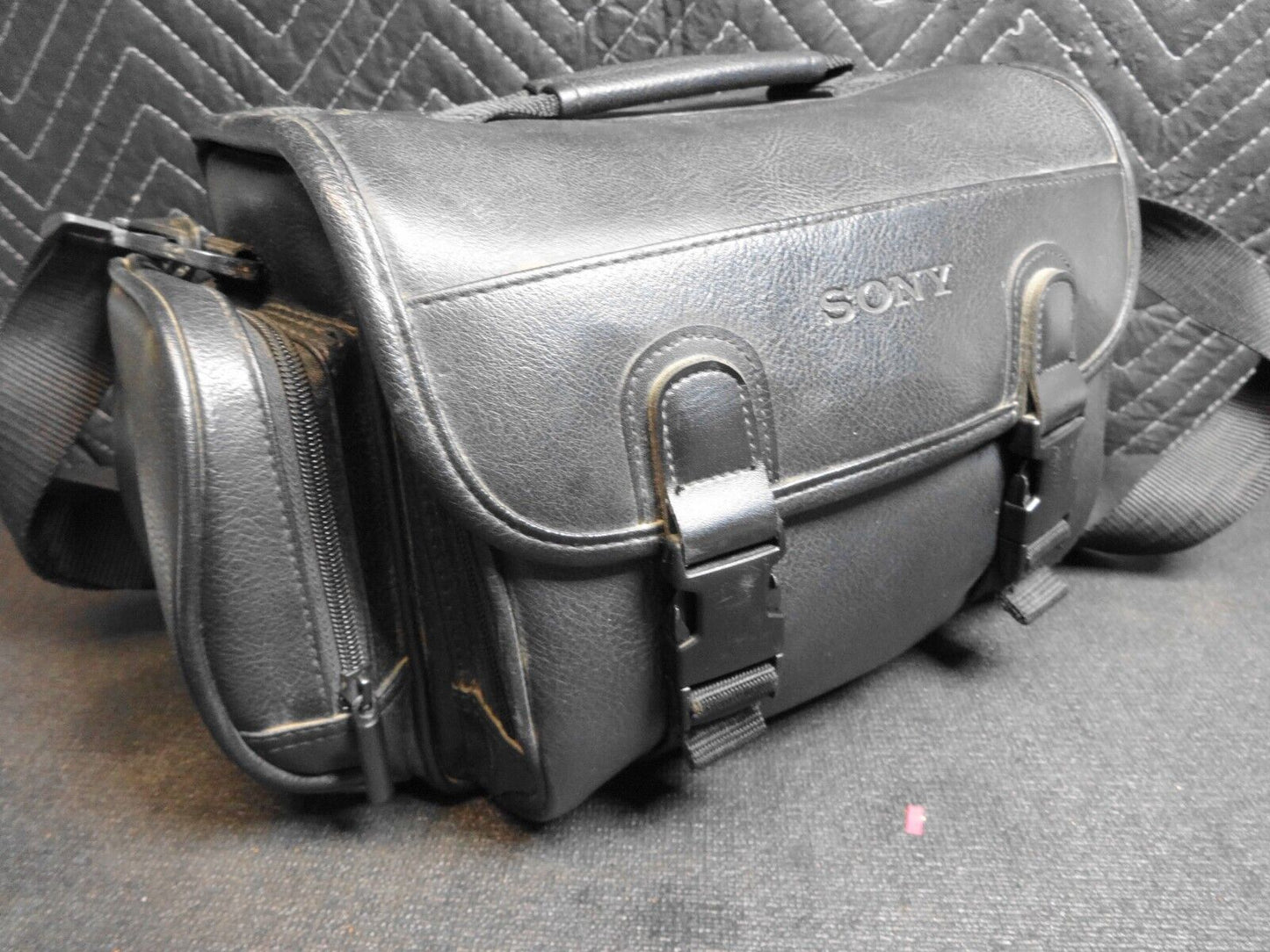 Sony DCR-TRV310 Digital8 Hi8 Handycam Nightshot Camcorder Bundle - Tested