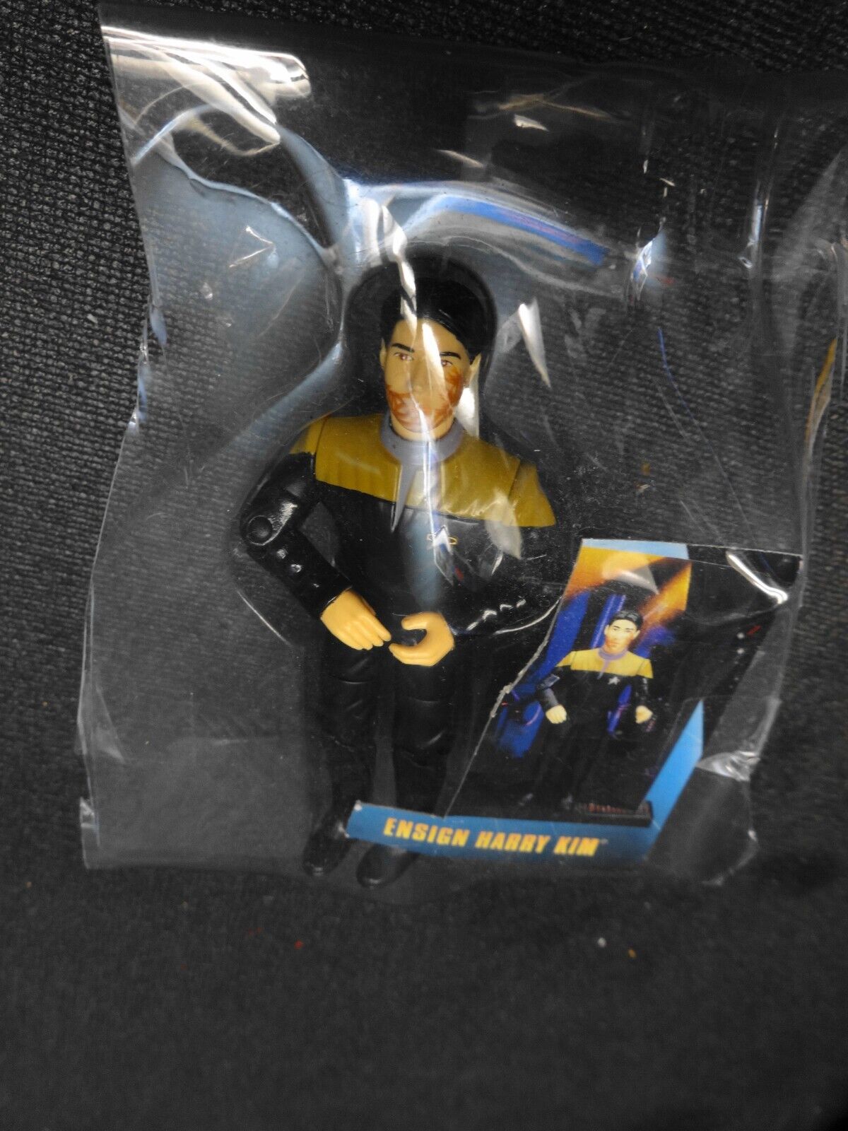 STAR TREK VOYAGER 1995 4.75" ENSIGN HARRY KIM OPS OFFICER ACTION FIGURE
