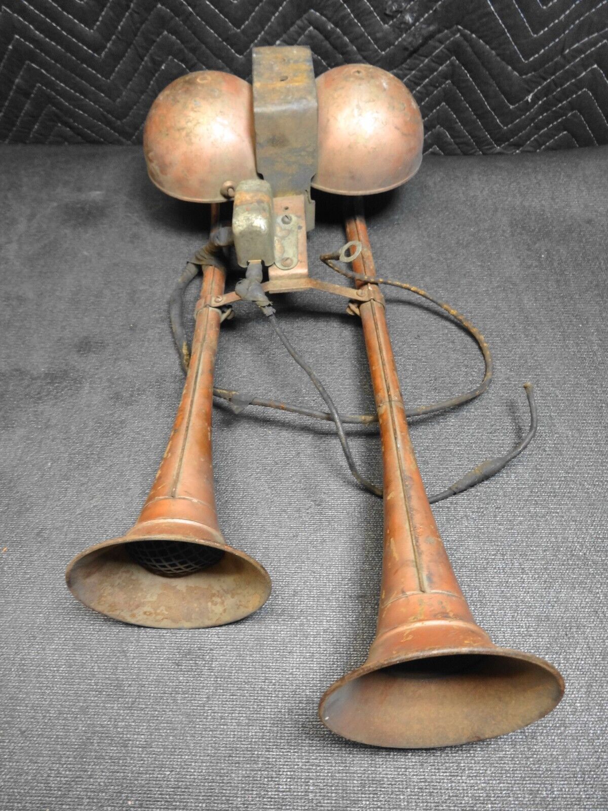 Antique / Vintage Dual Air Horns for Car / Truck / Train / Military