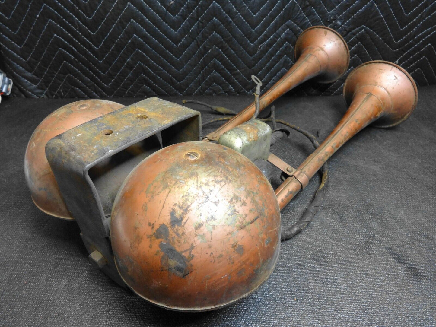 Antique / Vintage Dual Air Horns for Car / Truck / Train / Military