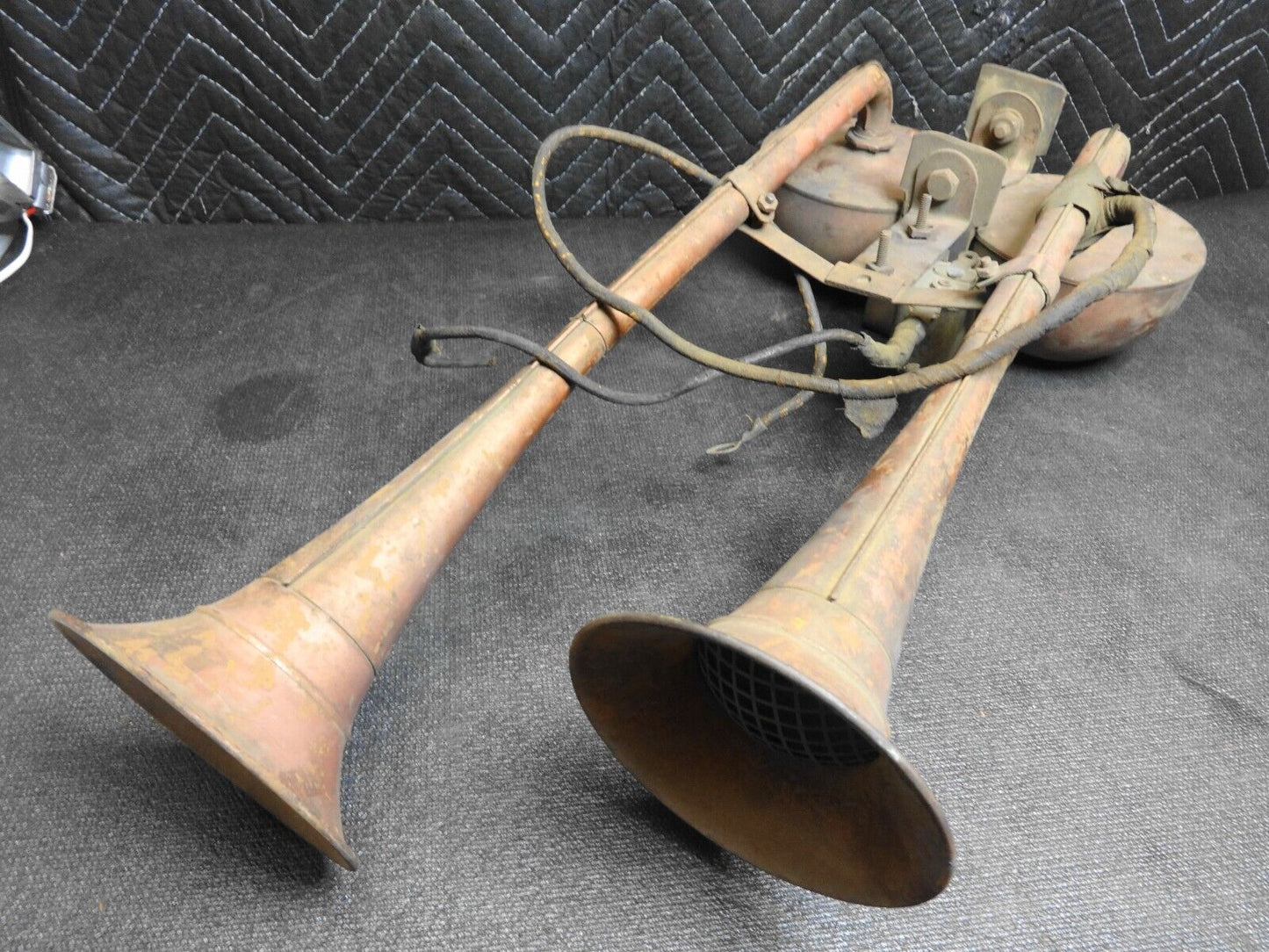 Antique / Vintage Dual Air Horns for Car / Truck / Train / Military