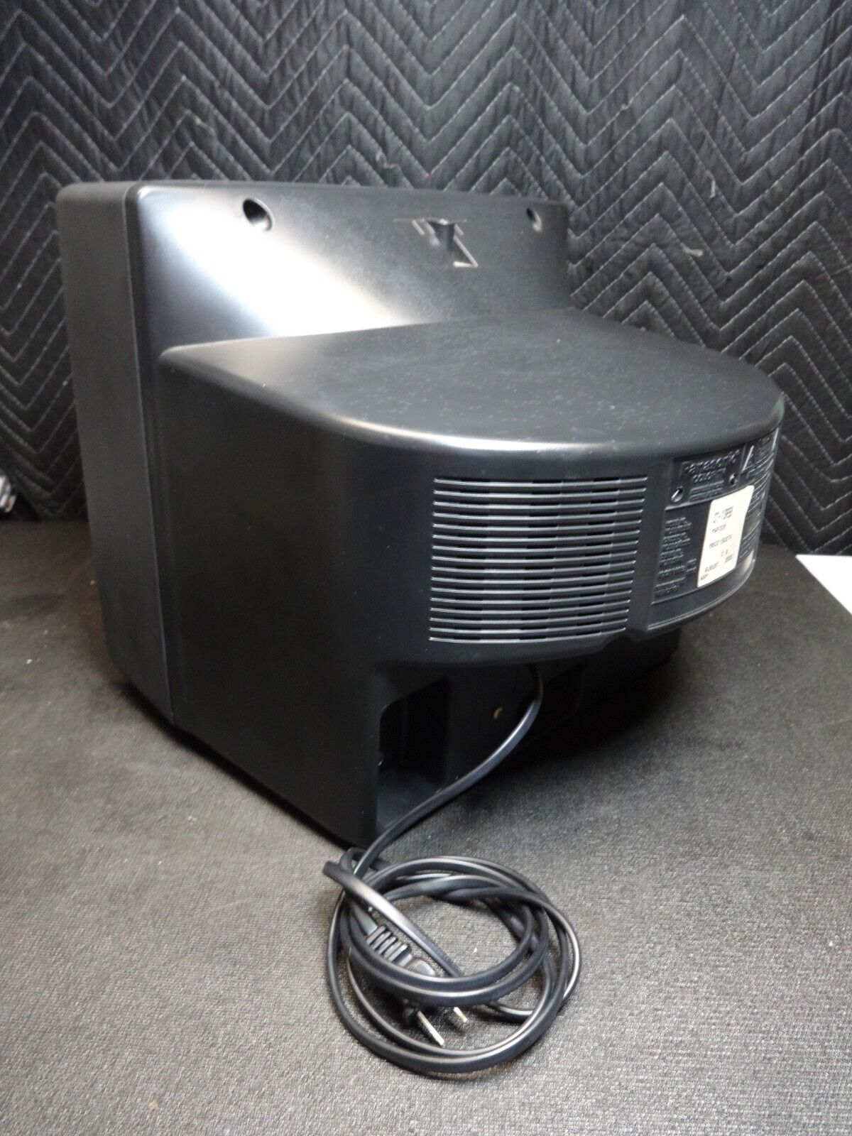 Panasonic Retro Gaming Color TV 13 inch Model CT-13R5B, No Remote